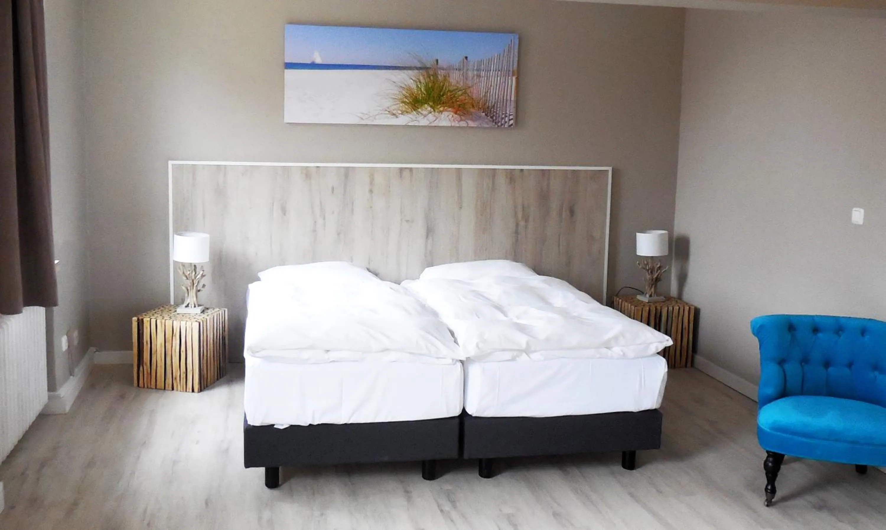 Photo of the whole room, Bed in Hotel Liegeplatz 13 Kiel by Premiere Classe