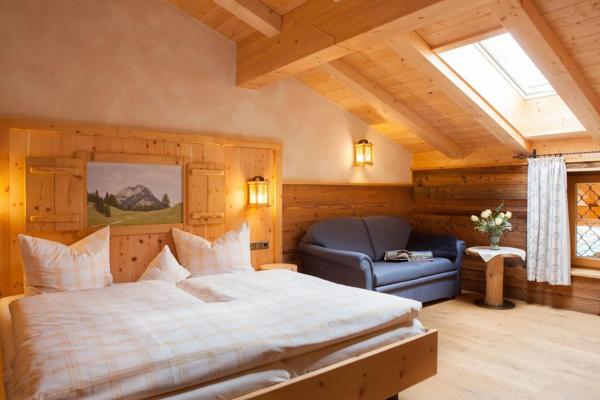 Bedroom, Bed in Hotel Happinger Hof