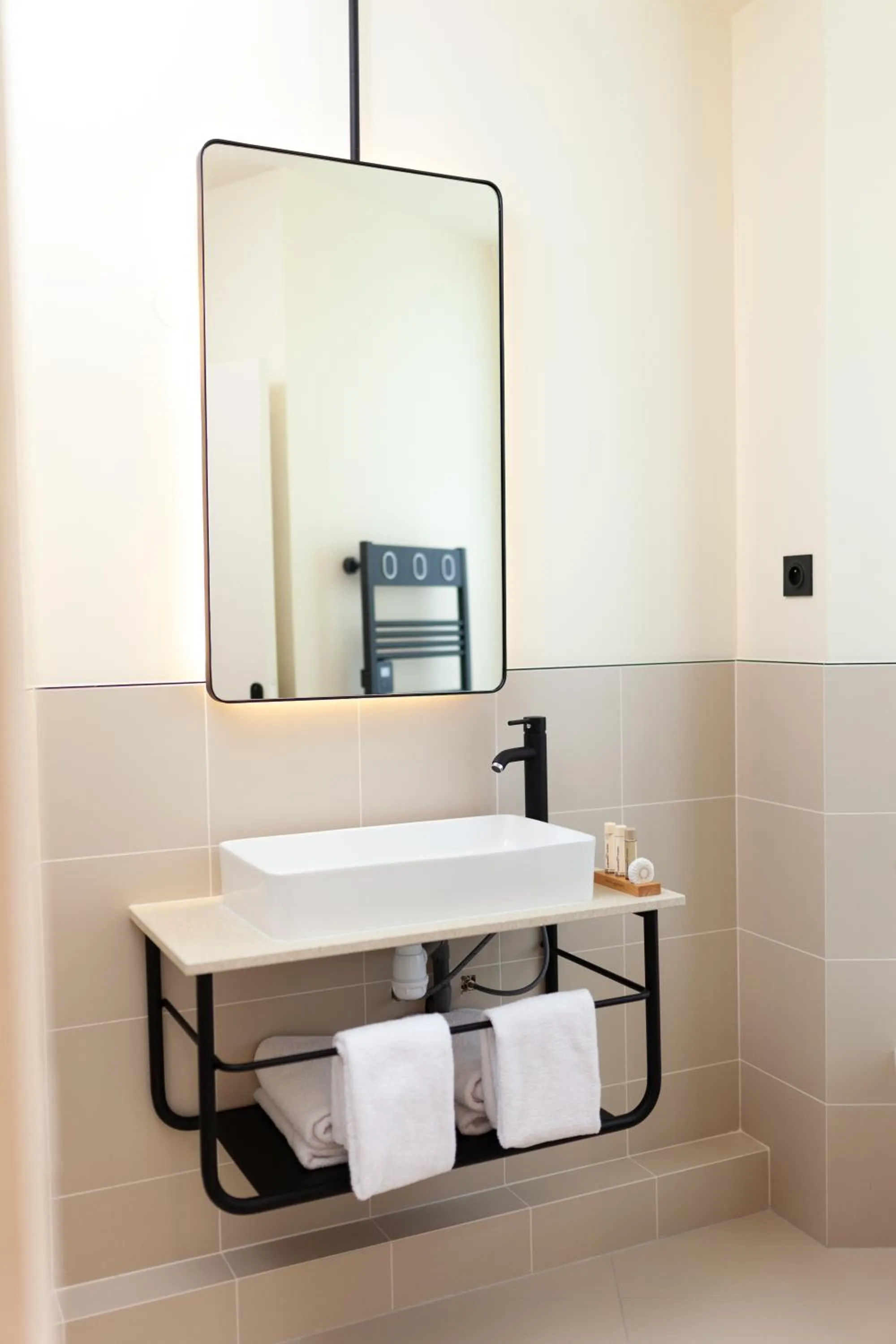 Bathroom in Tinah Paris, Champs Elysées