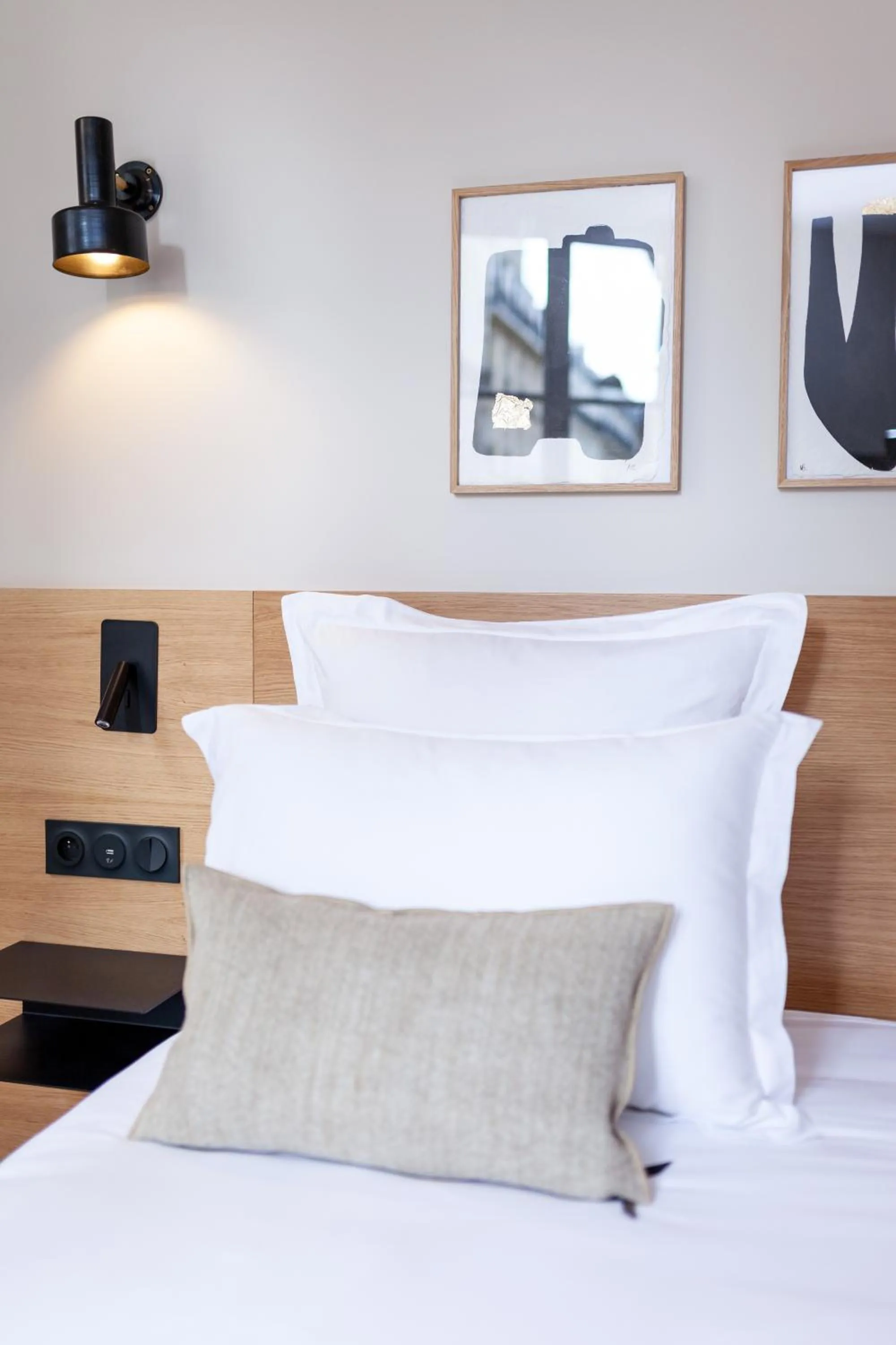 Bedroom, Bed in Tinah Paris, Champs Elysées