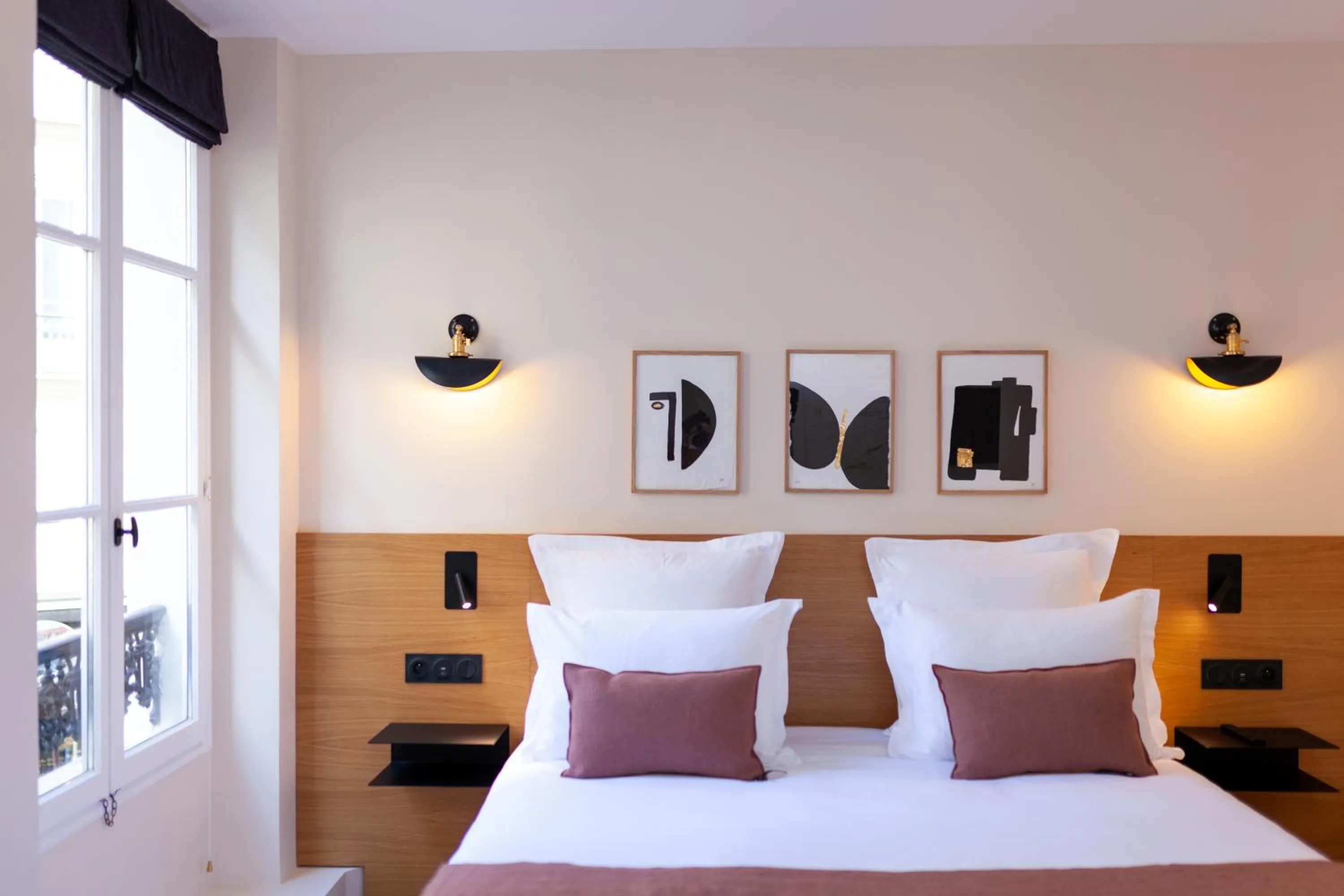 Bedroom, Bed in Tinah Paris, Champs Elysées