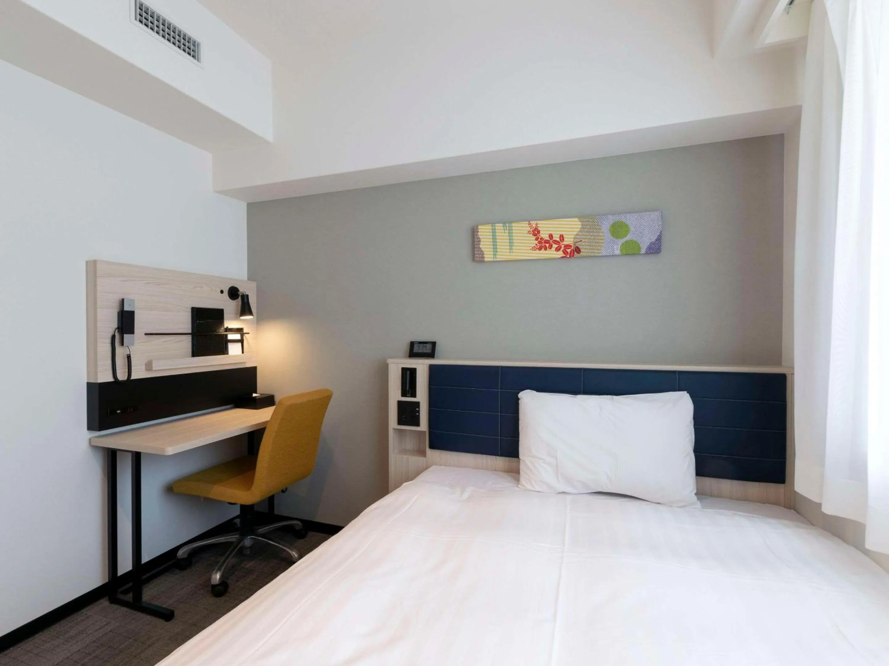 Bedroom, Bed in Comfort Hotel Kyoto Horikawagojo