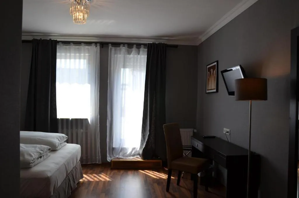 Living room, Bed in Hotel Rheinstein