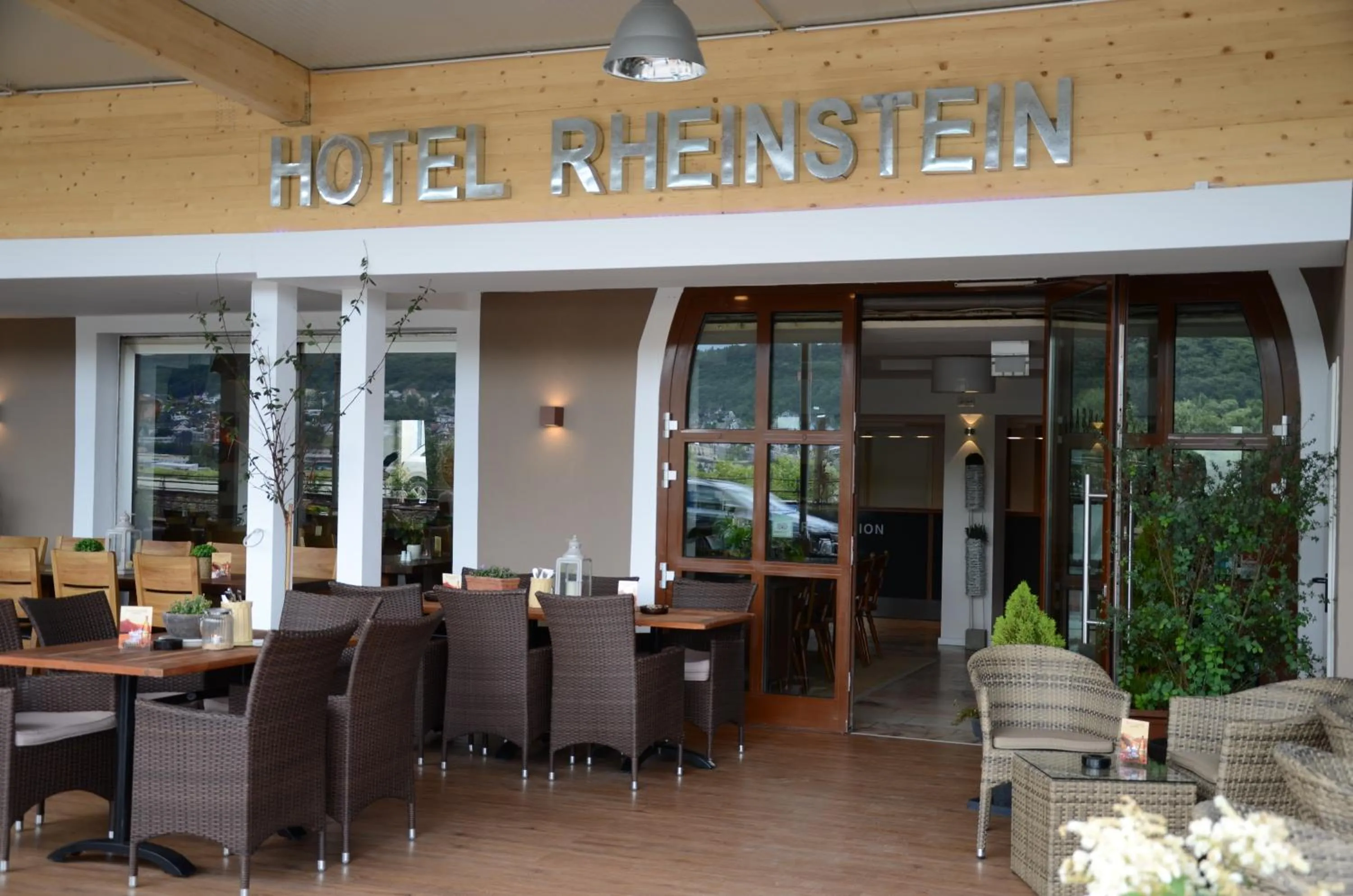 Lounge or bar in Hotel Rheinstein