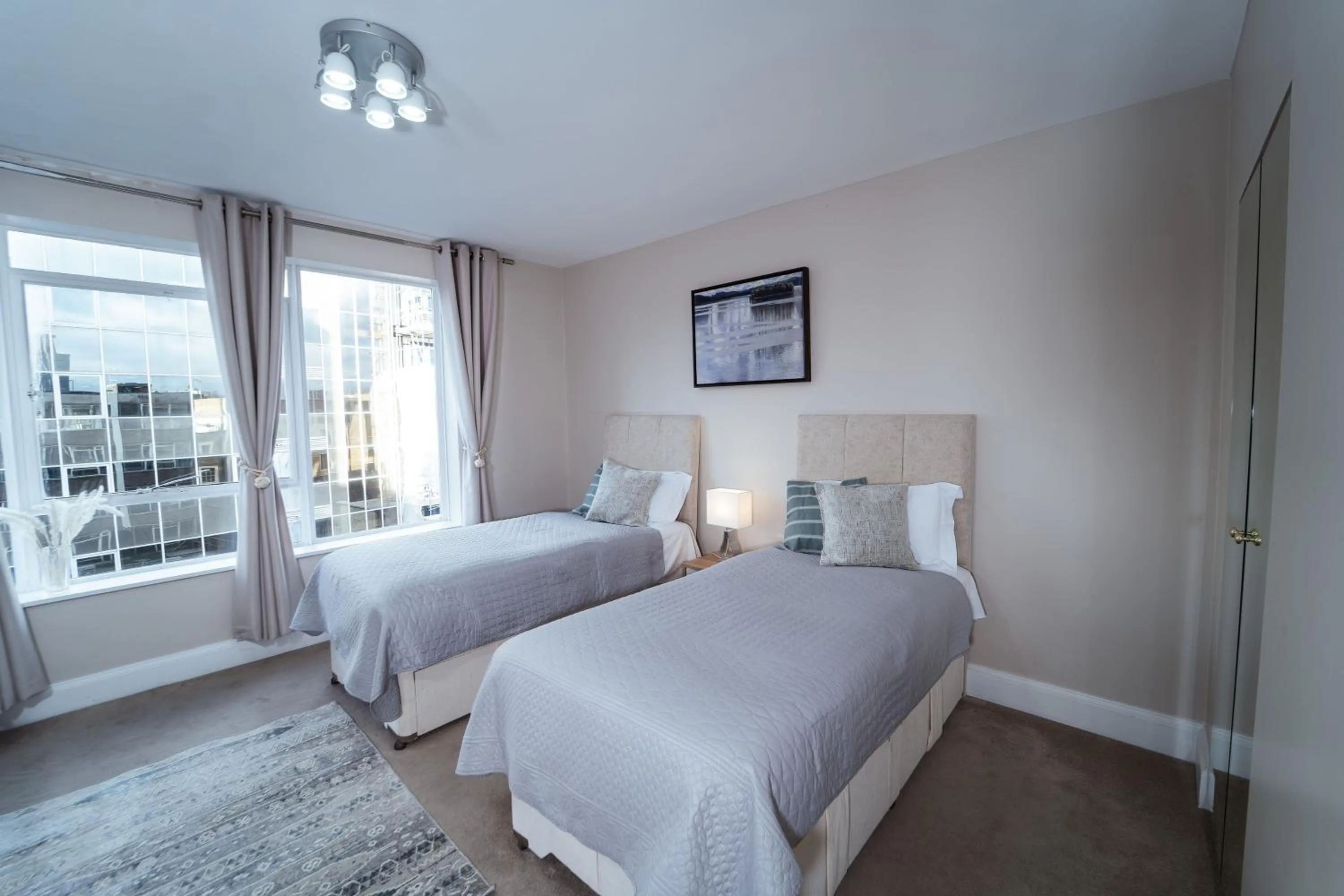 Bed in Park Lane Apartments Crawford Place