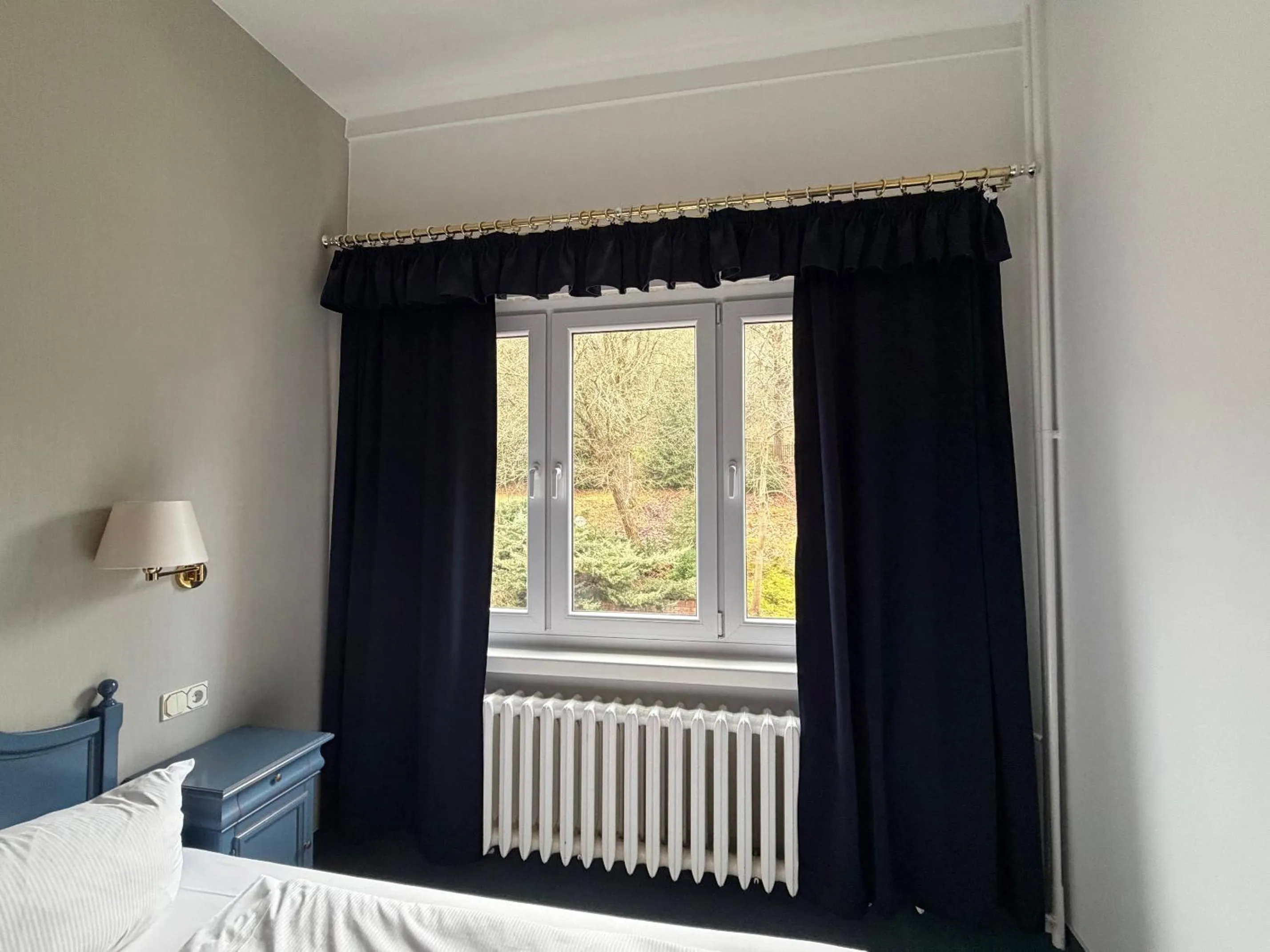 Bed in Wagners Hotel im Thüringer Wald