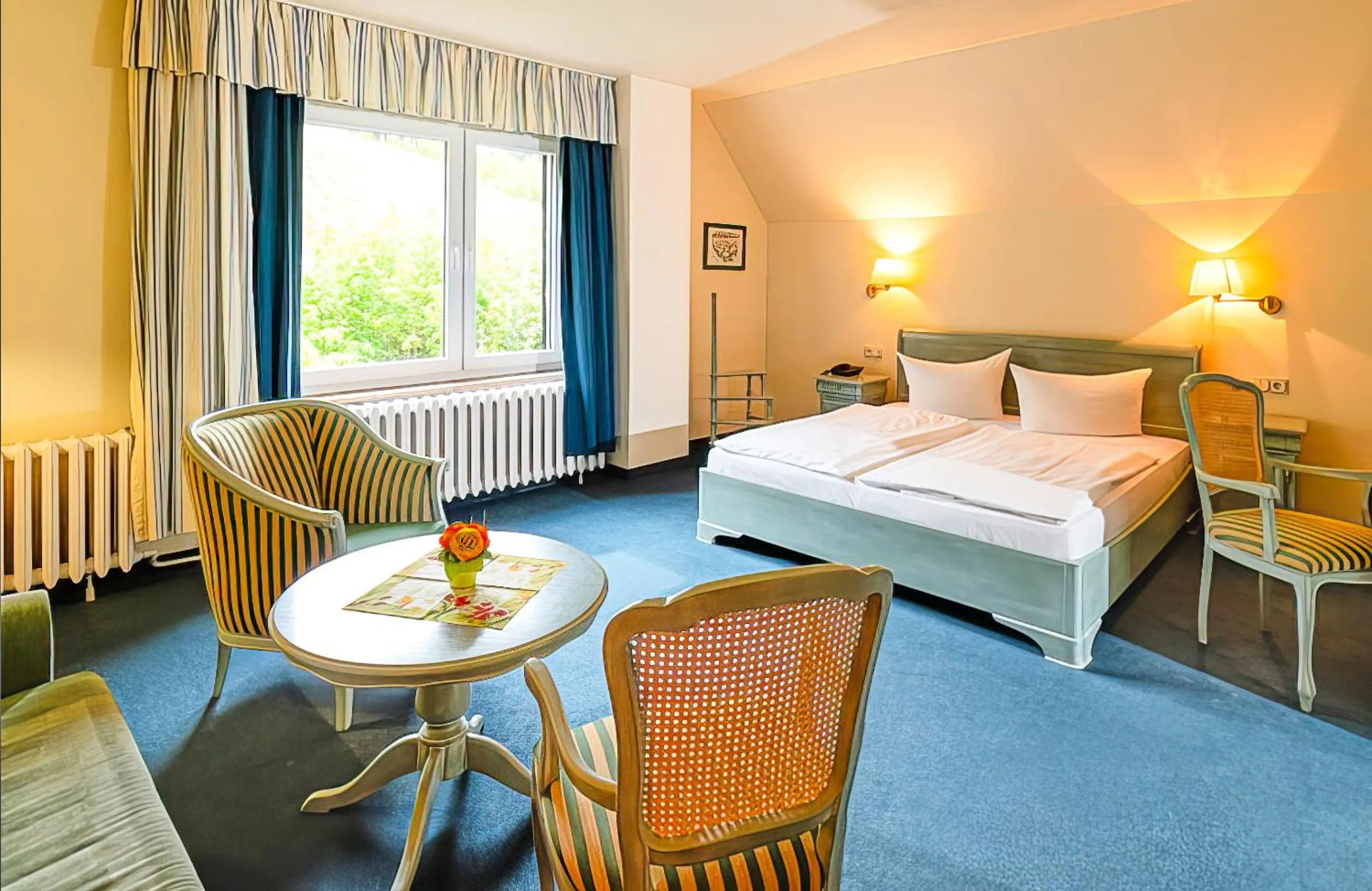 Bed in Wagners Hotel im Thüringer Wald