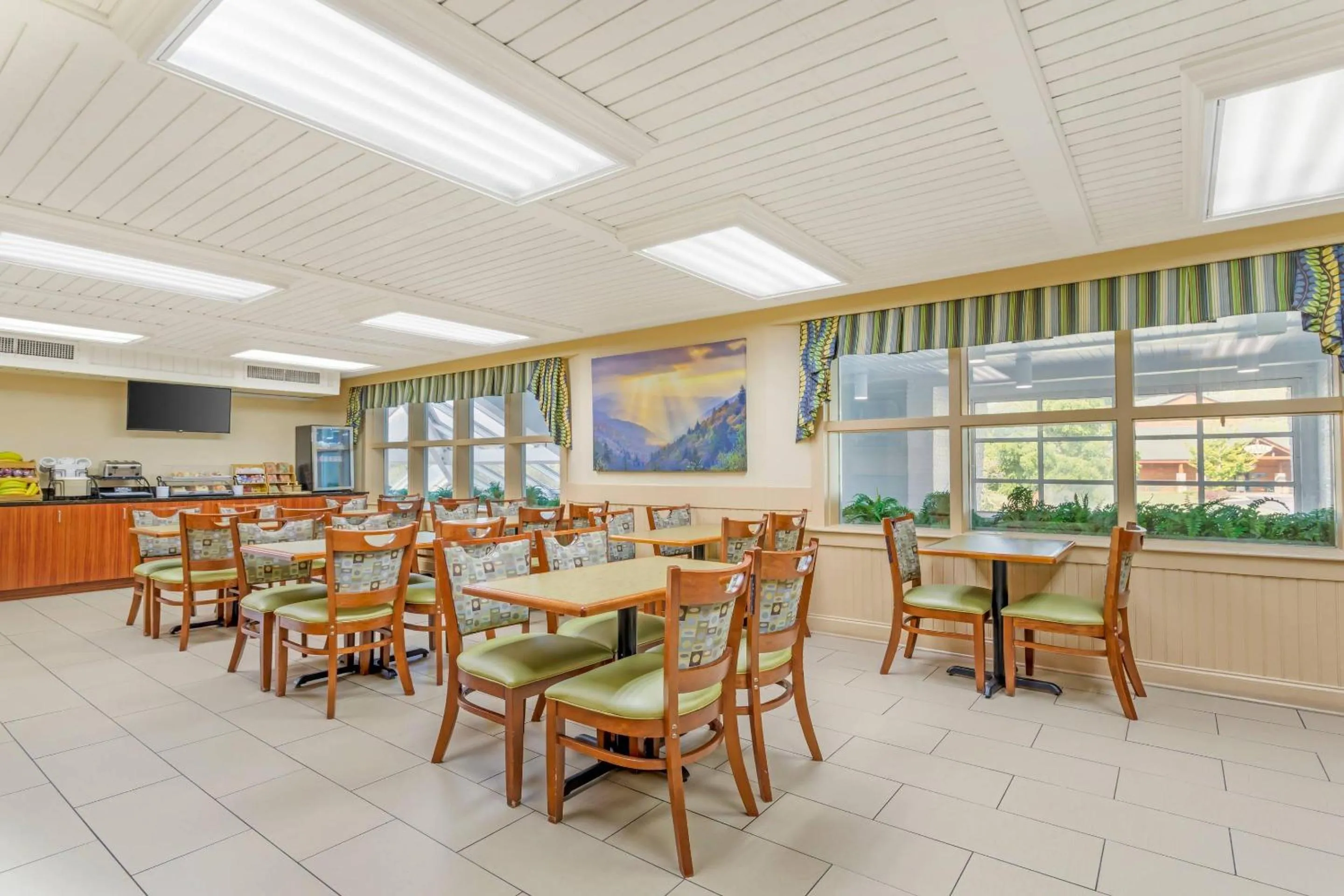 Breakfast in The Inn at Apple Valley, an Ascend Collection Hotel