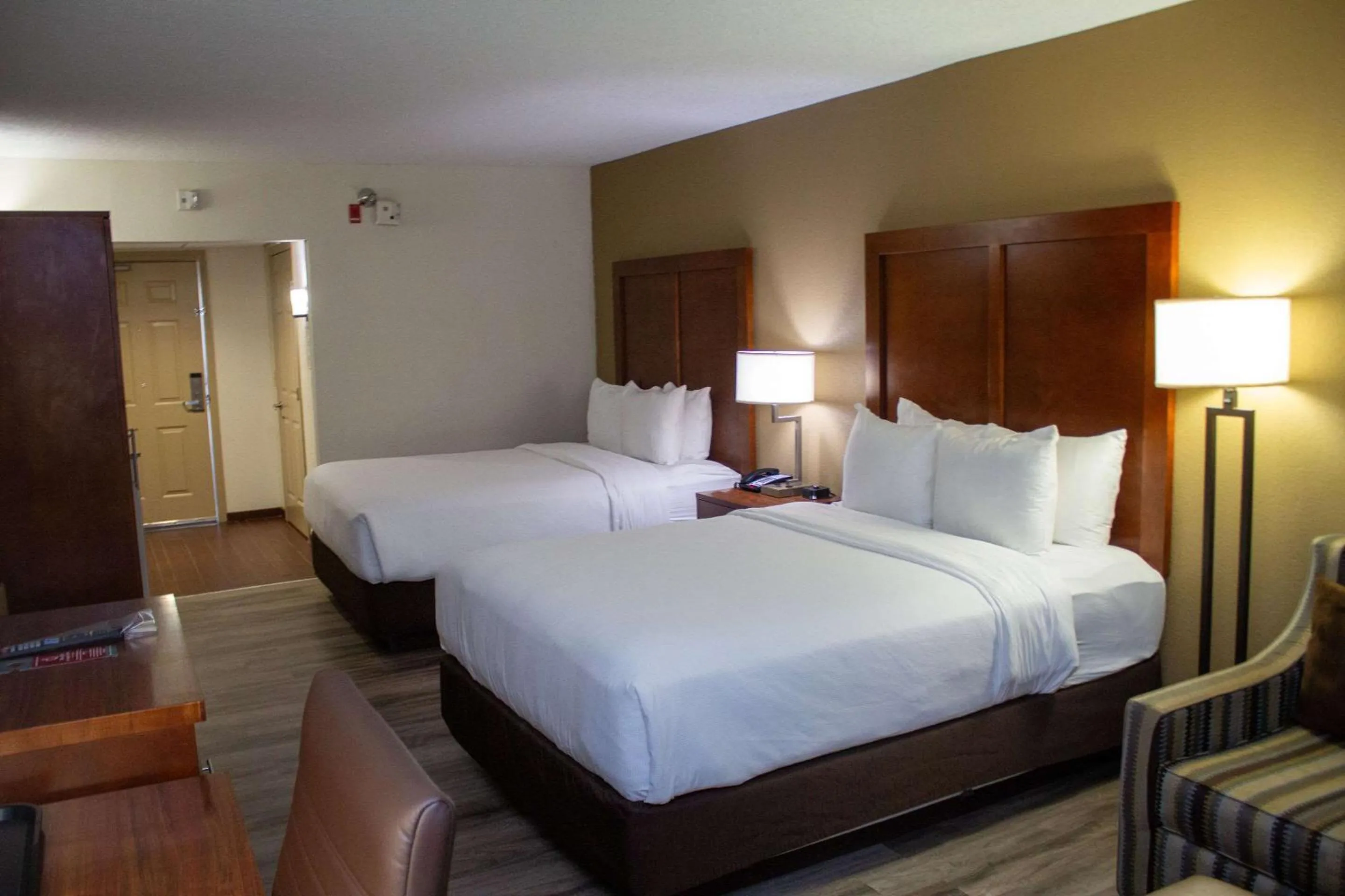 Bedroom, Bed in The Inn at Apple Valley, an Ascend Collection Hotel