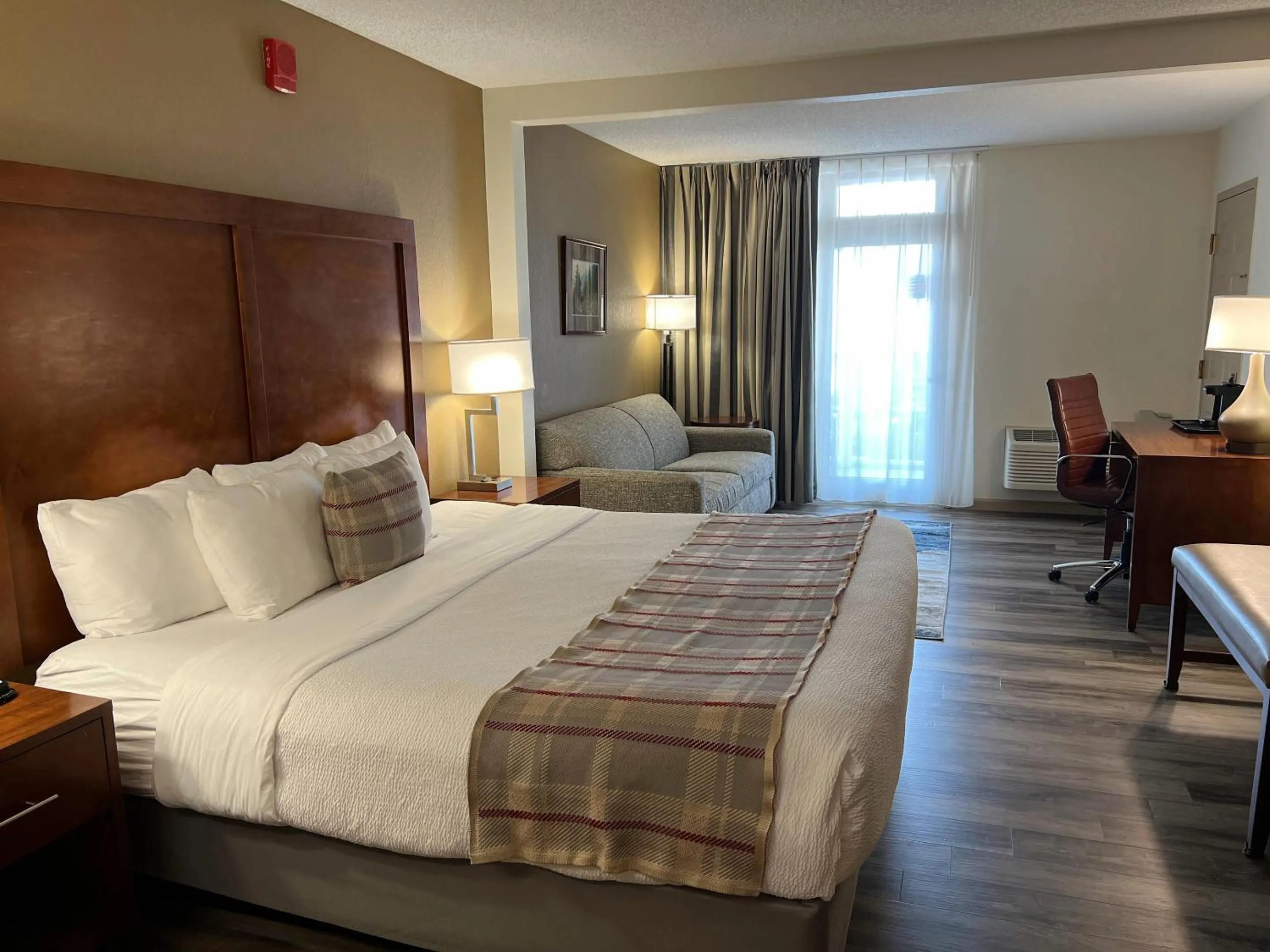 Bedroom, Bed in The Inn at Apple Valley, an Ascend Collection Hotel