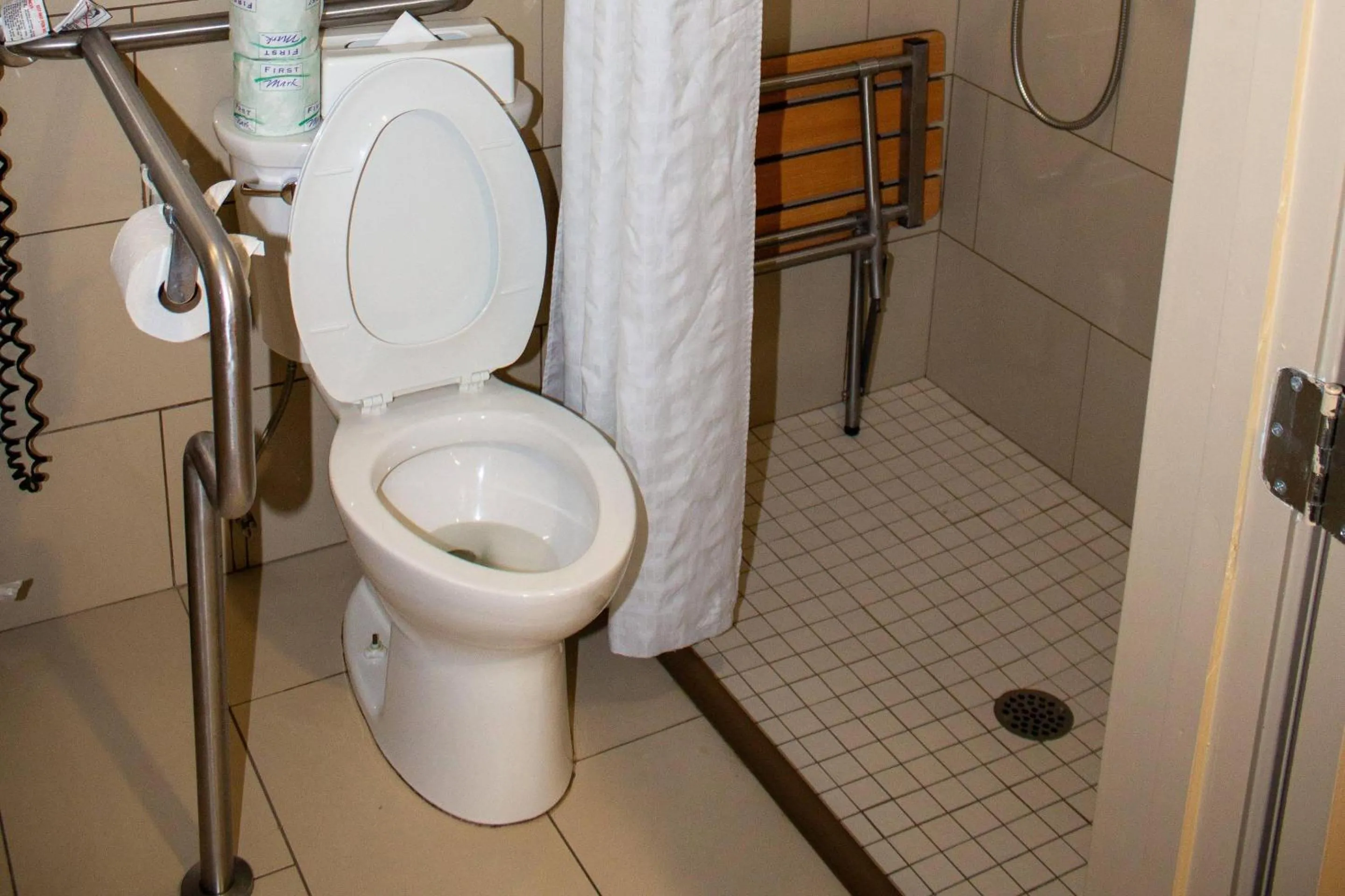 Bedroom in The Inn at Apple Valley, an Ascend Collection Hotel