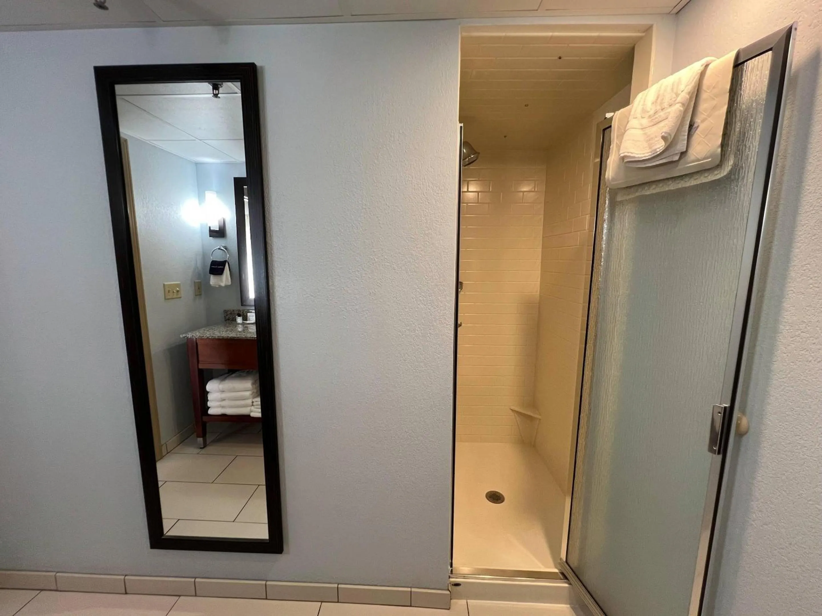 Bedroom in The Inn at Apple Valley, an Ascend Collection Hotel