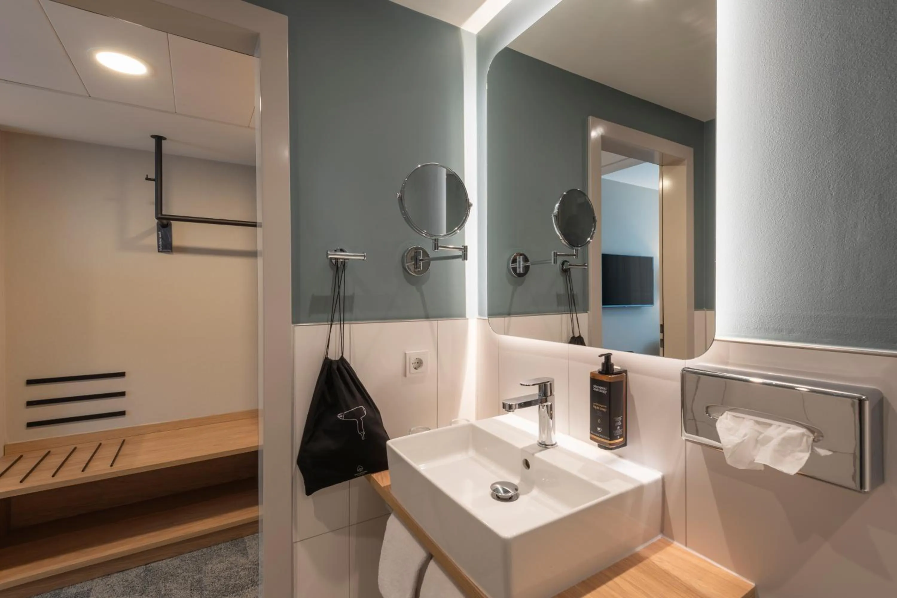 Bathroom in Mercure Parkhotel Mönchengladbach