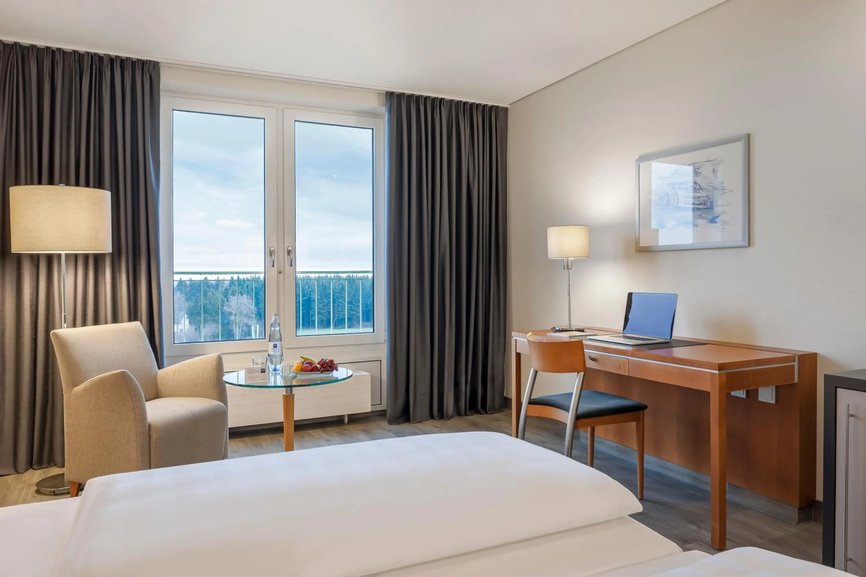 Photo of the whole room, Bed in Dorint Am Nürburgring Hocheifel