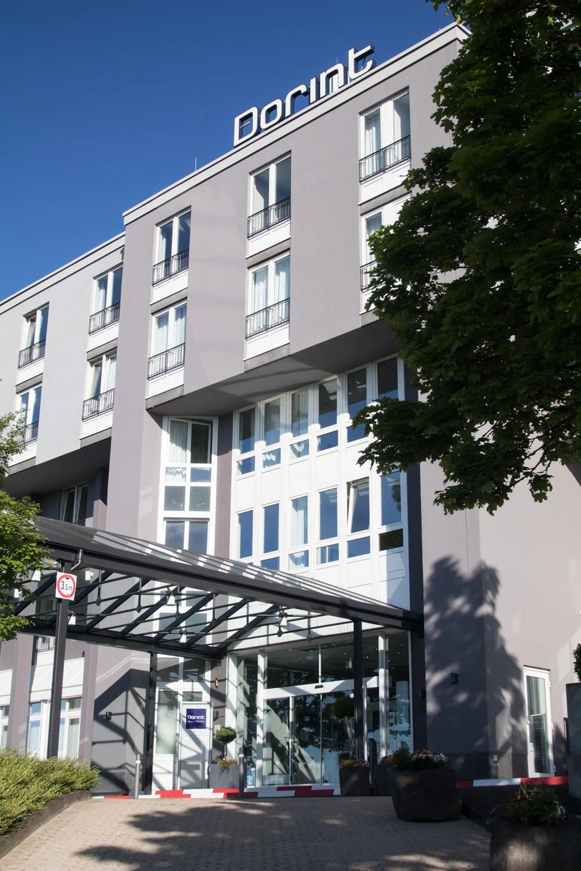 Facade/entrance in Dorint Am Nürburgring Hocheifel