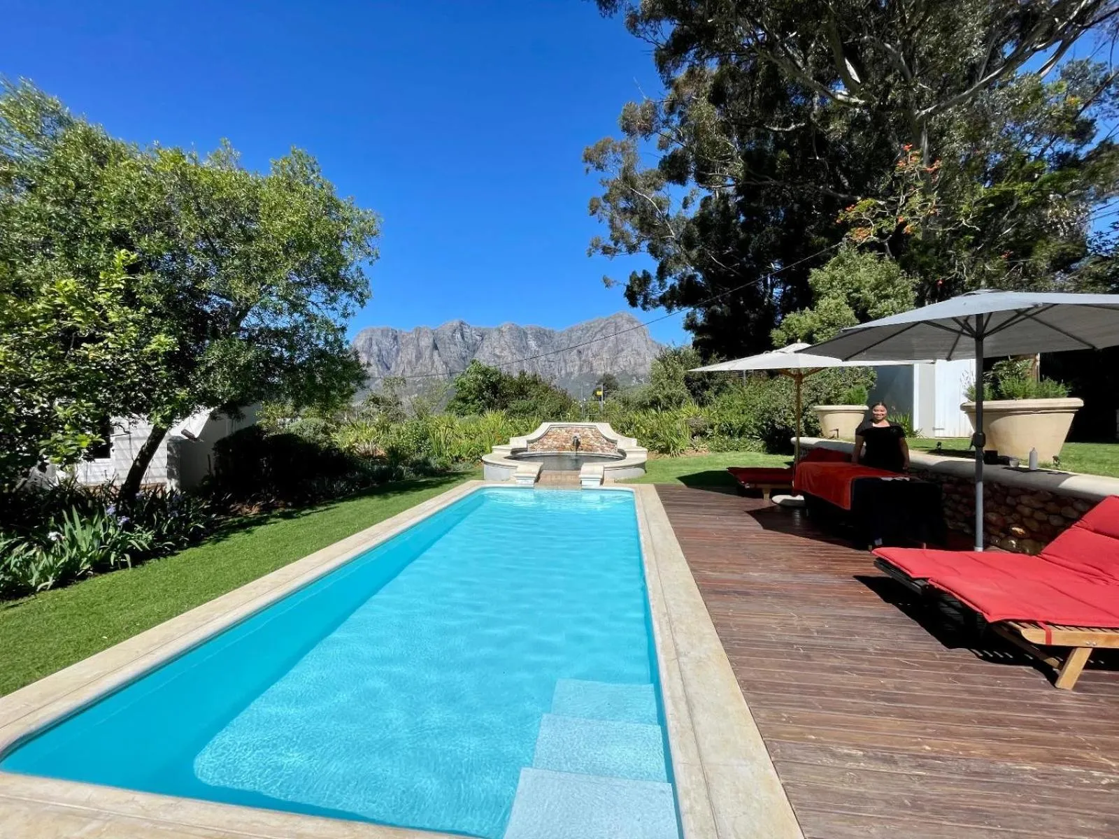 Swimming pool in Banhoek Corner Guesthouse