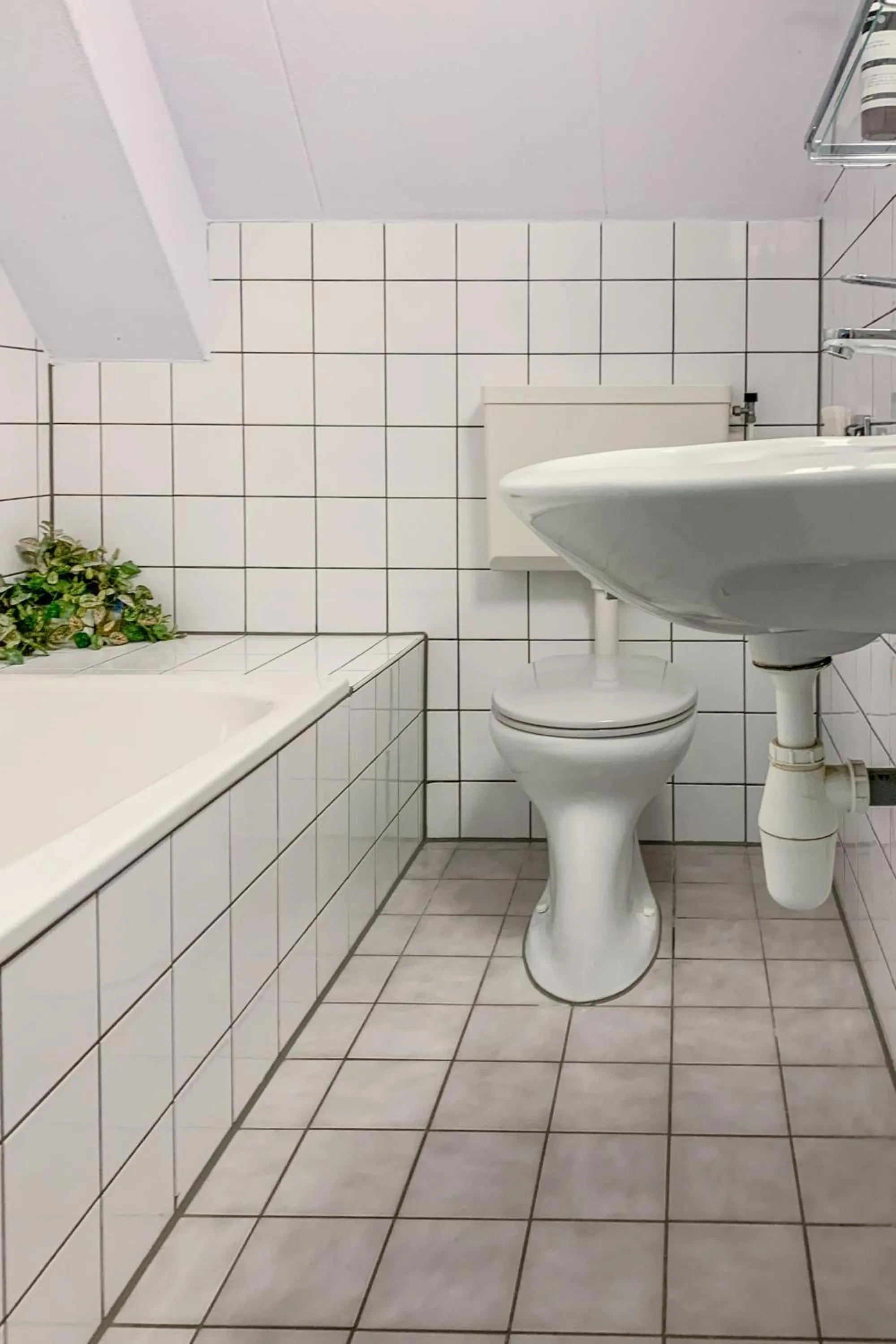 Bathroom in Hotel Joli Bergen