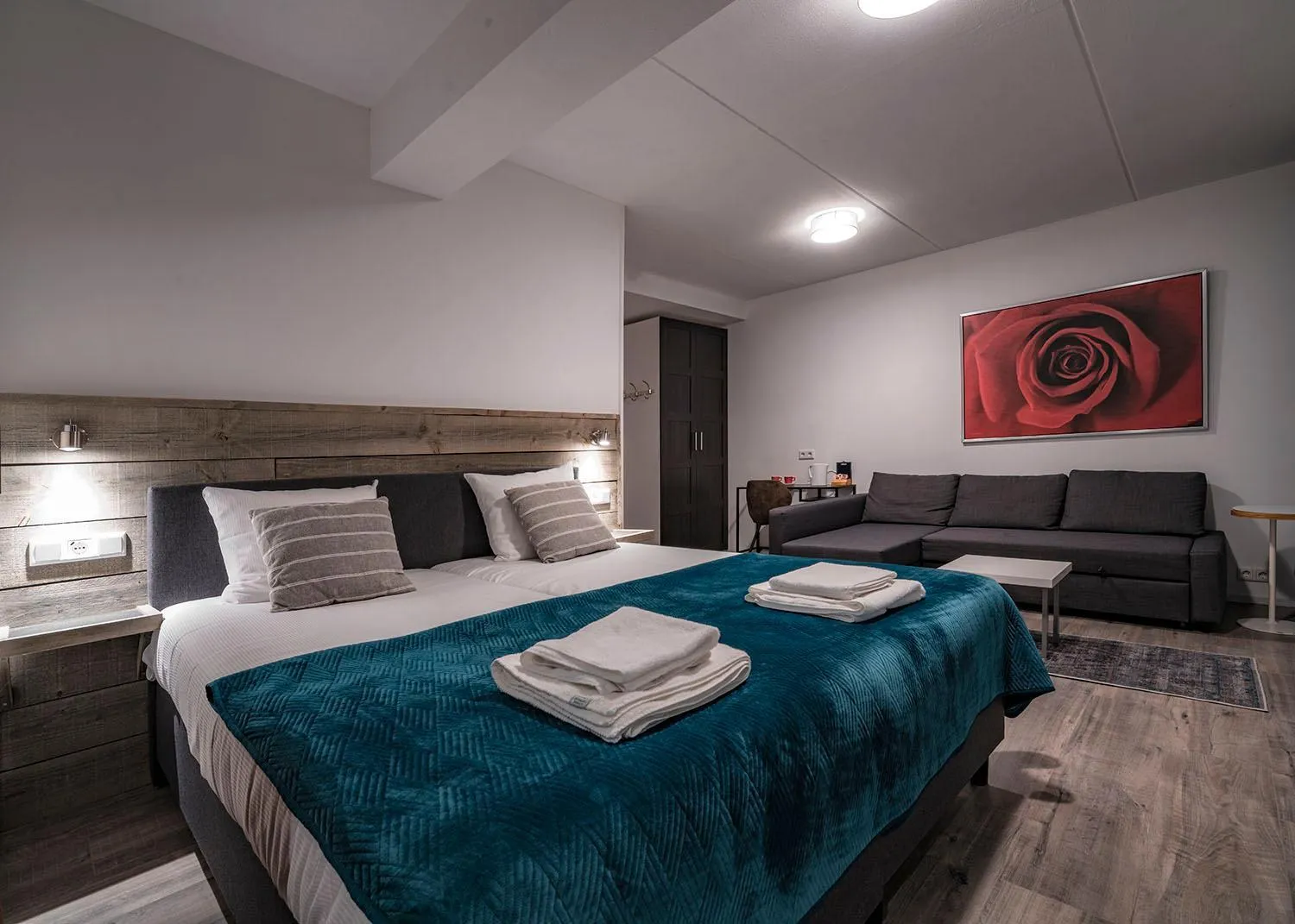 Bedroom in Hotel Joli Bergen