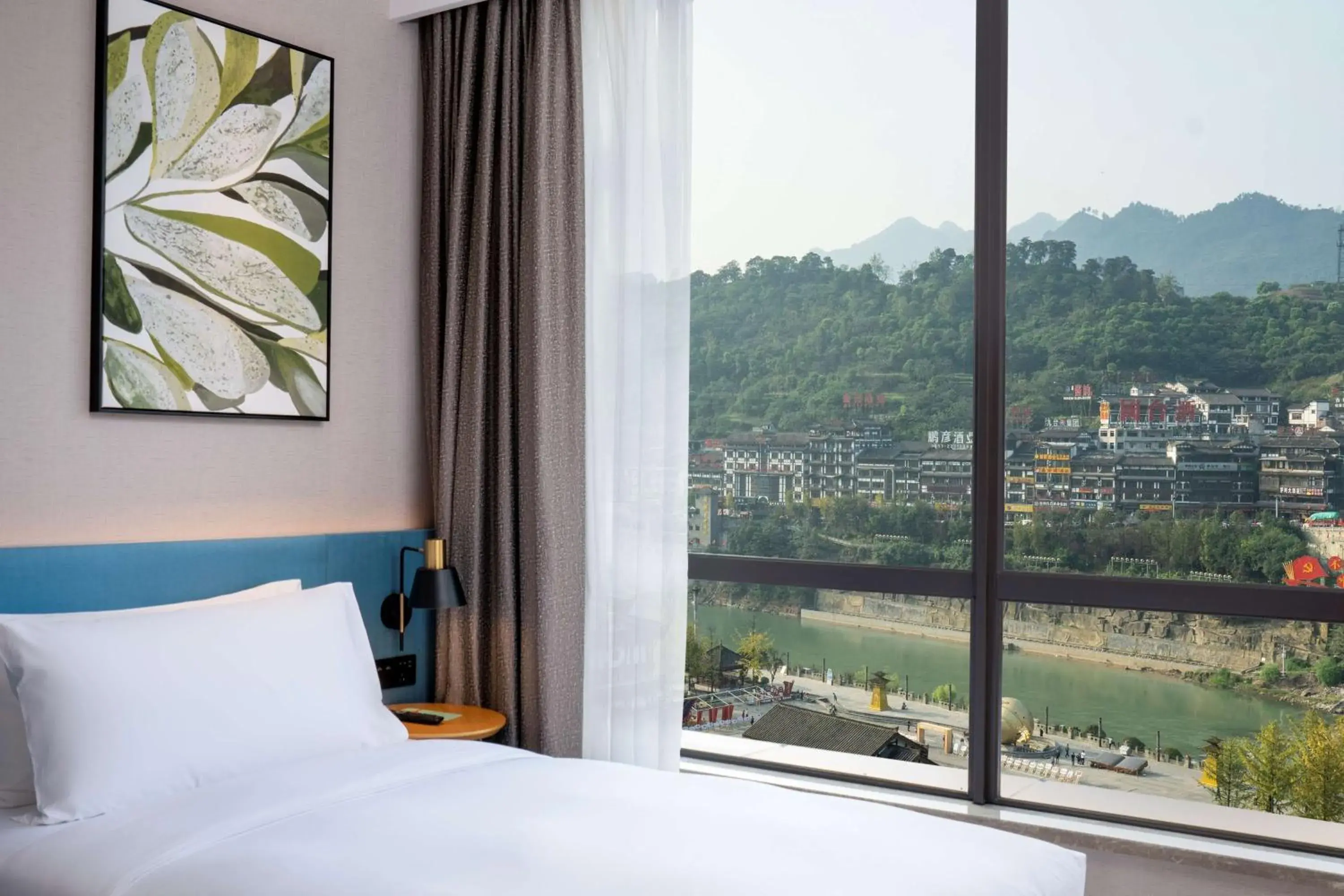 Twin Room with River View in Hilton Garden Inn Guizhou Maotai Town Twin Room with River View in Hilton Garden Inn Guizhou Maotai Town