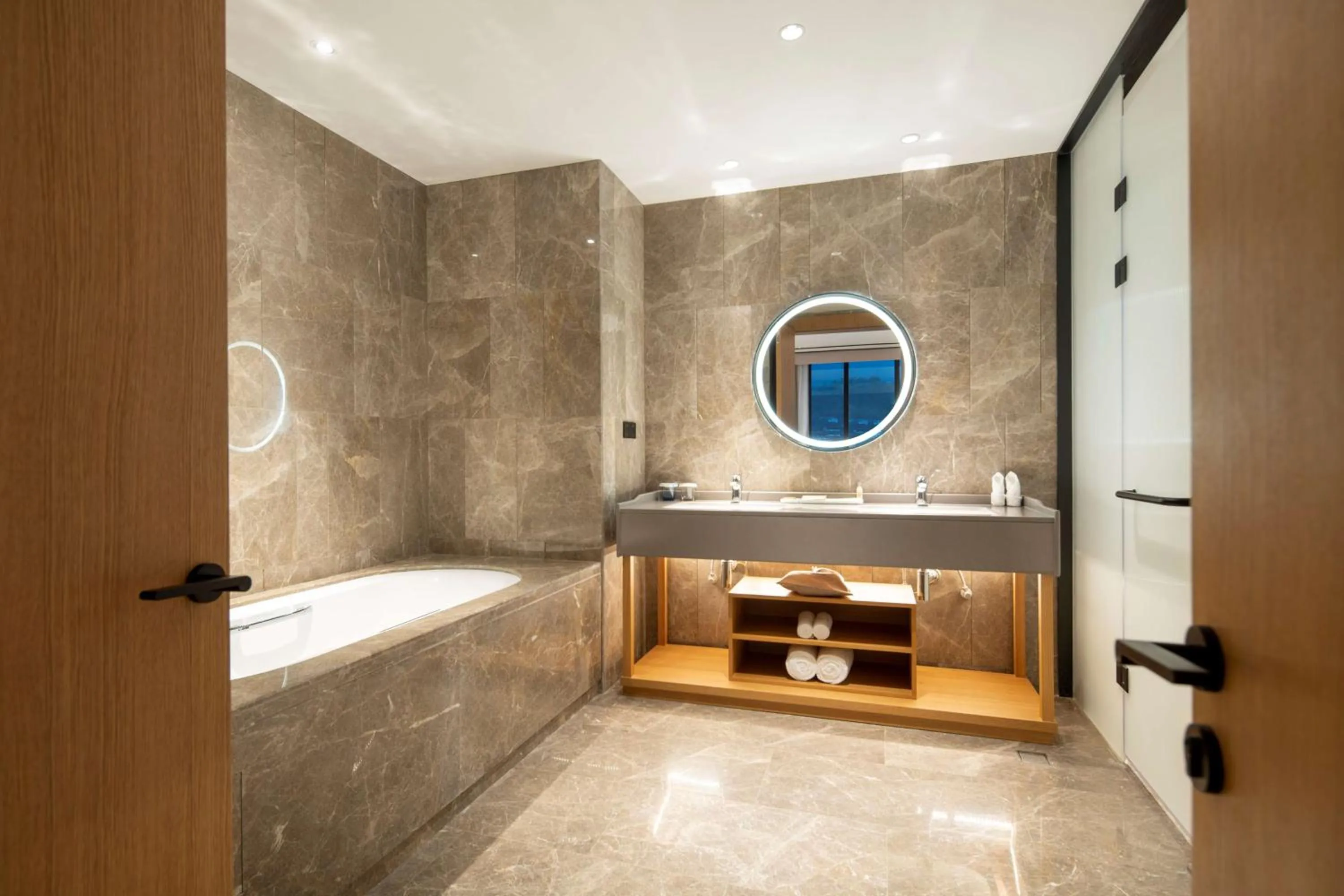 Bathroom in Hilton Garden Inn Guizhou Maotai Town