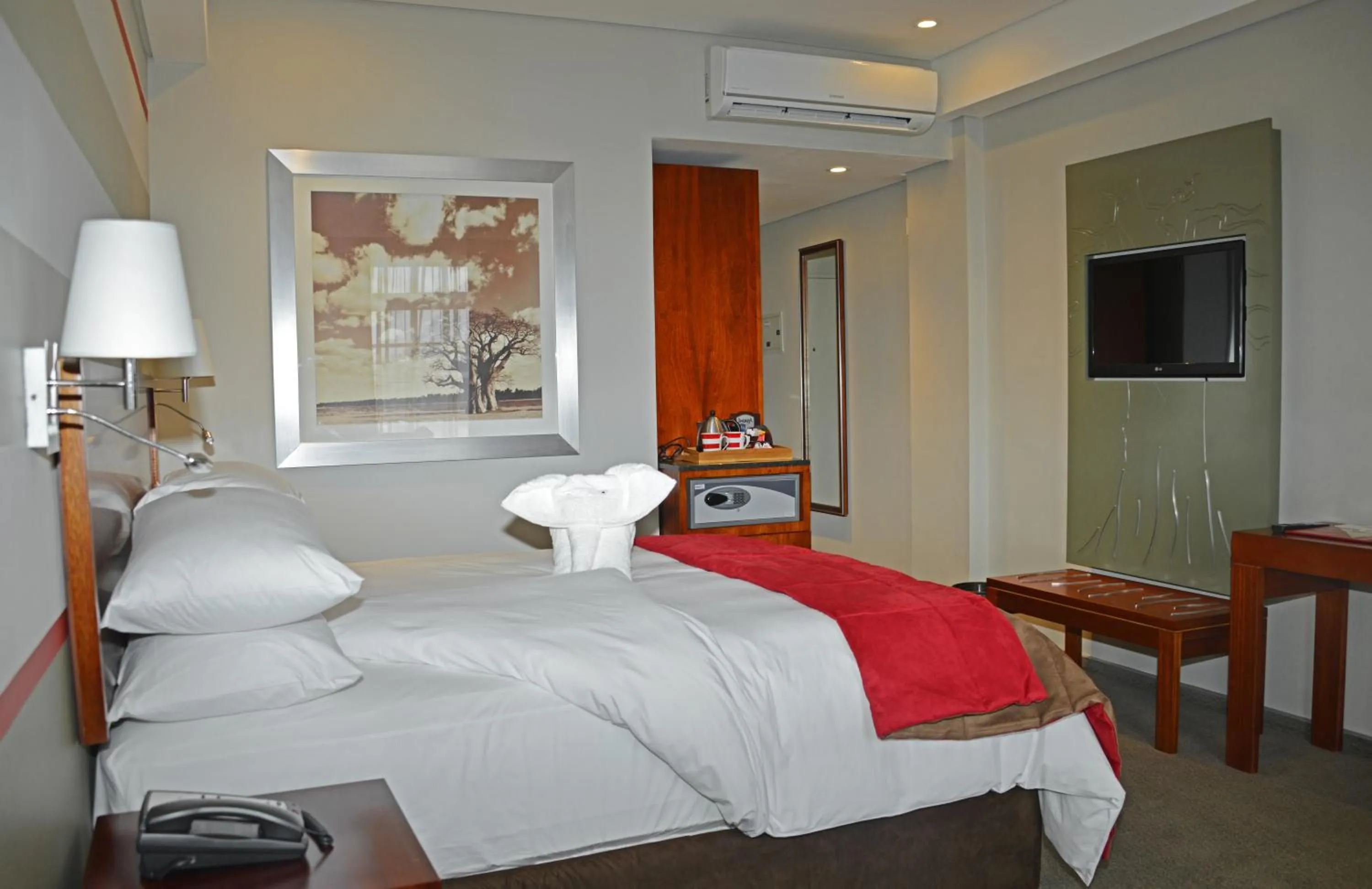 Bed in Indaba Lodge Gaborone