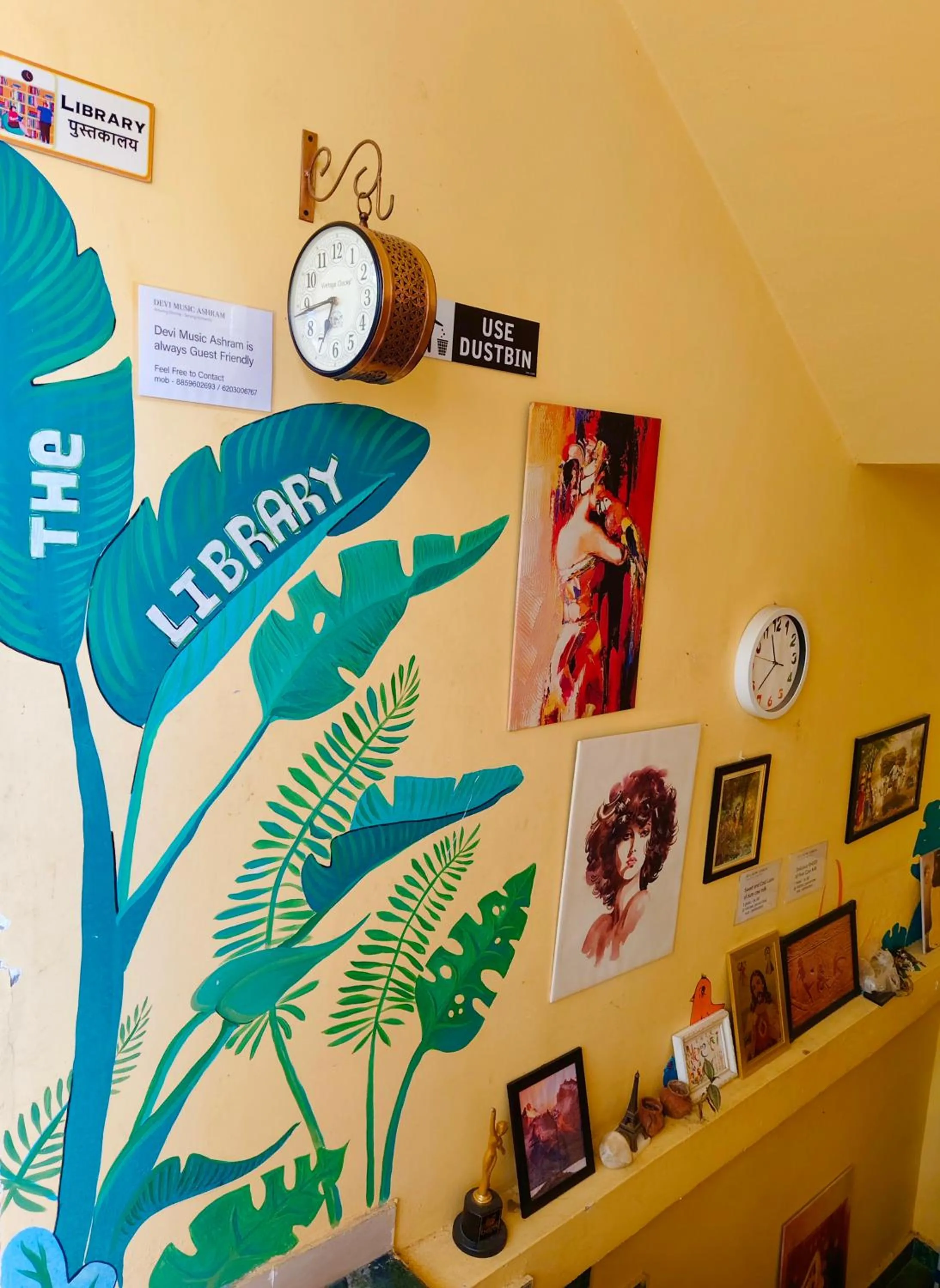 Library in Devi music ashram