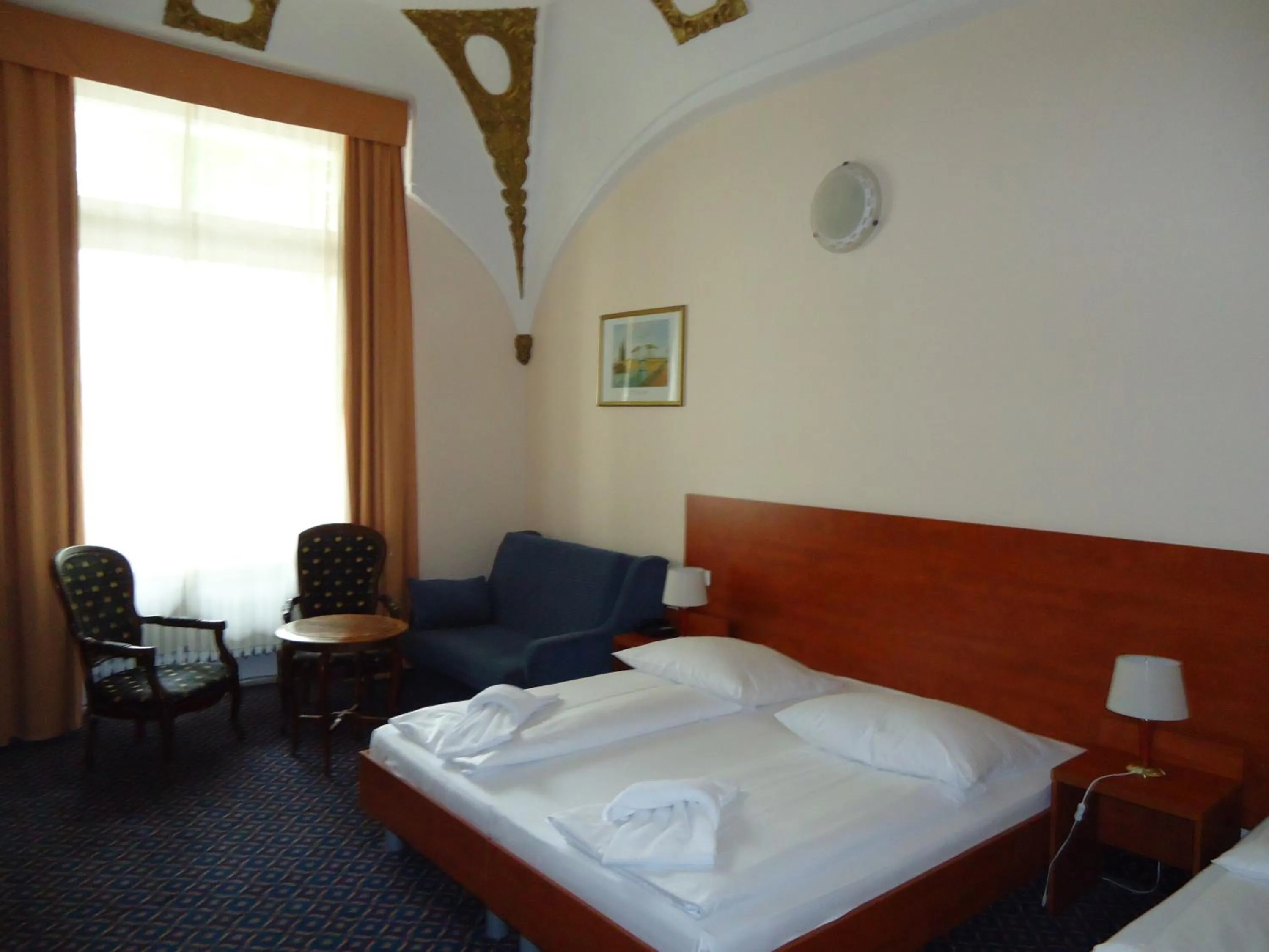 Bed in City Hotel am Kurfürstendamm