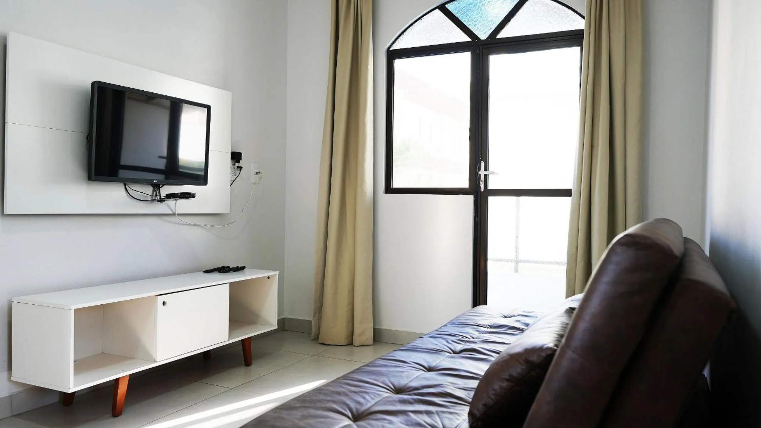 Residencial Dona Dina - Mestre Naro