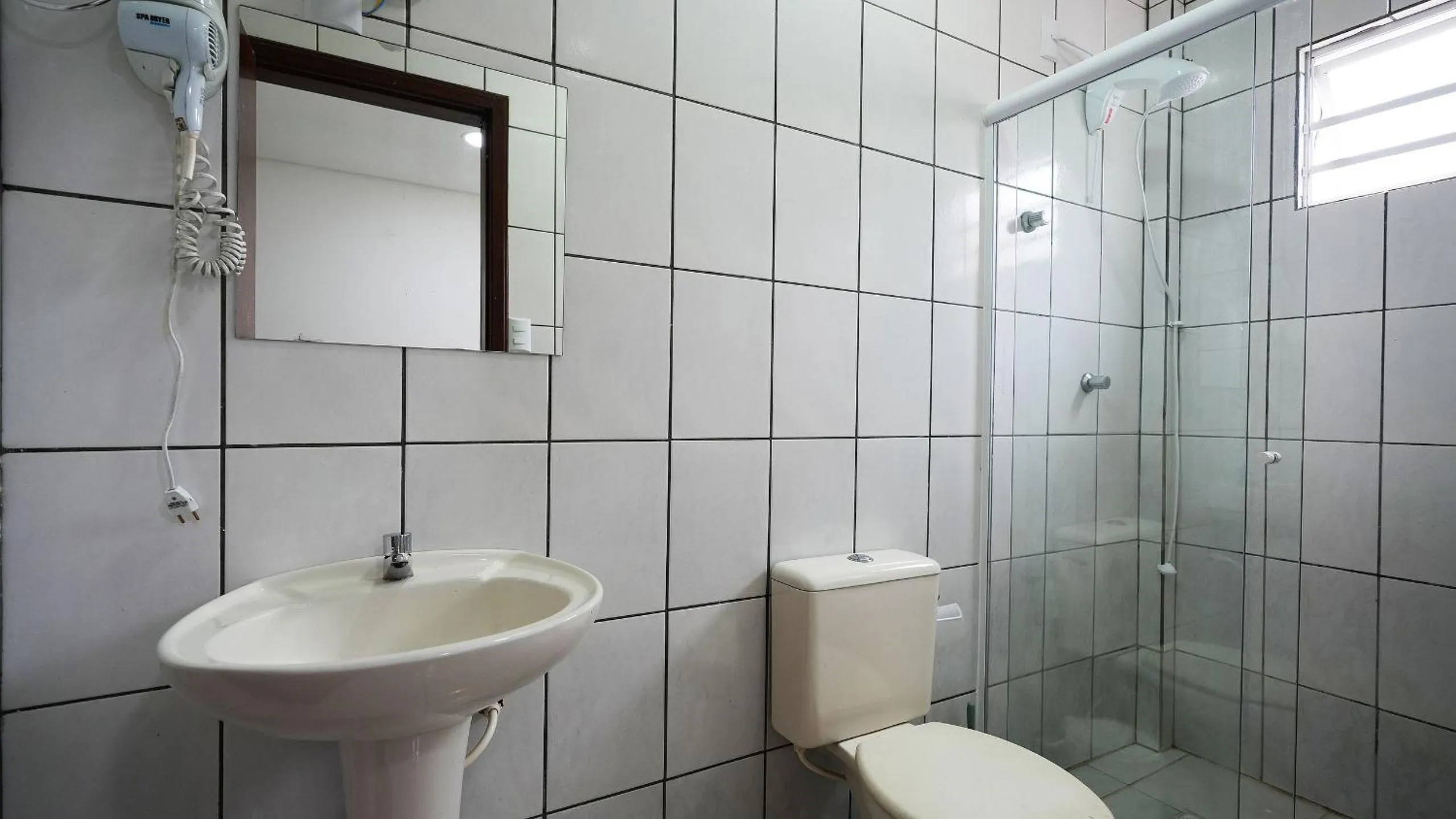 Residencial Adolfo - Mestre Naro