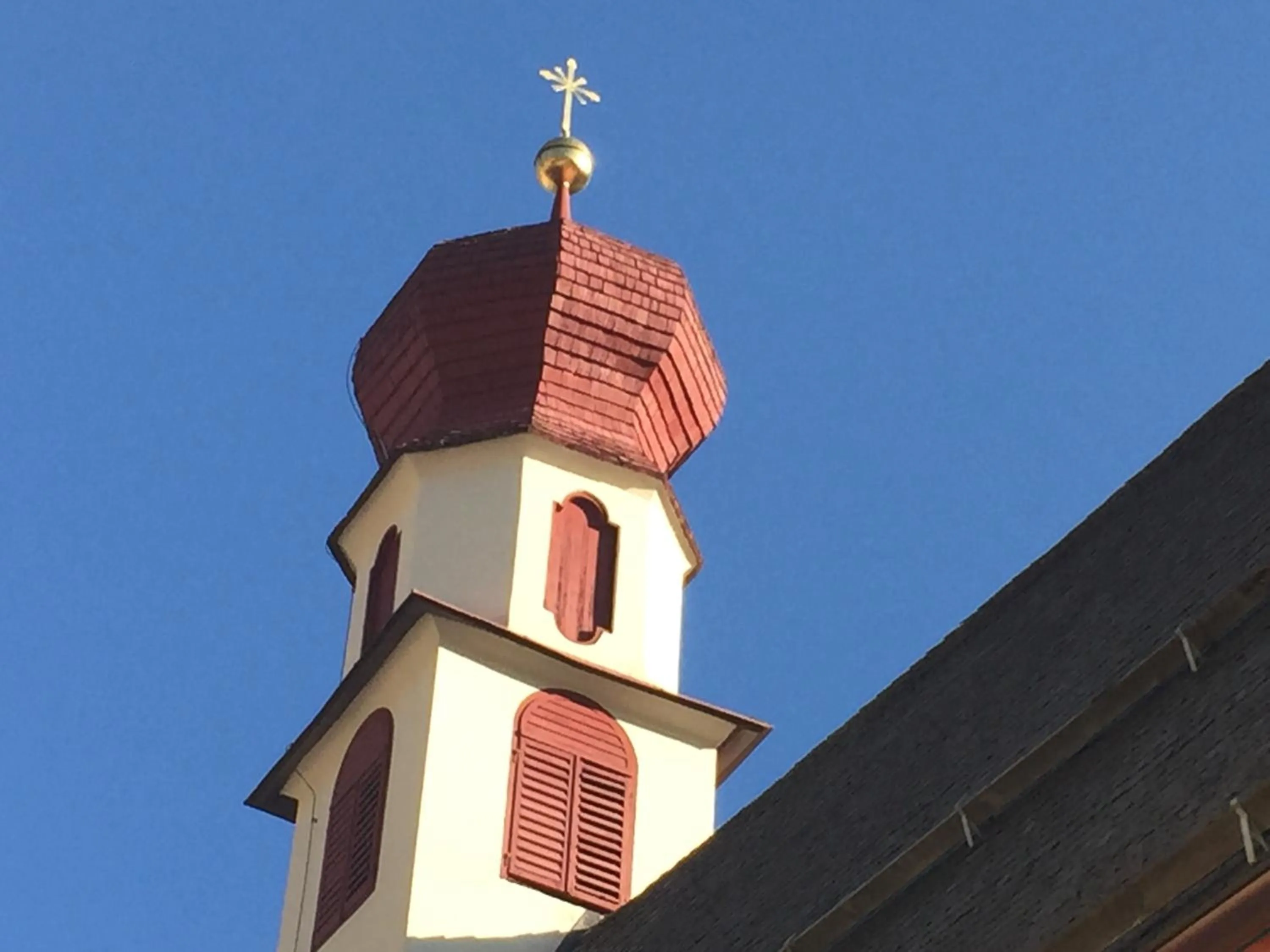 Library in Garni Toni