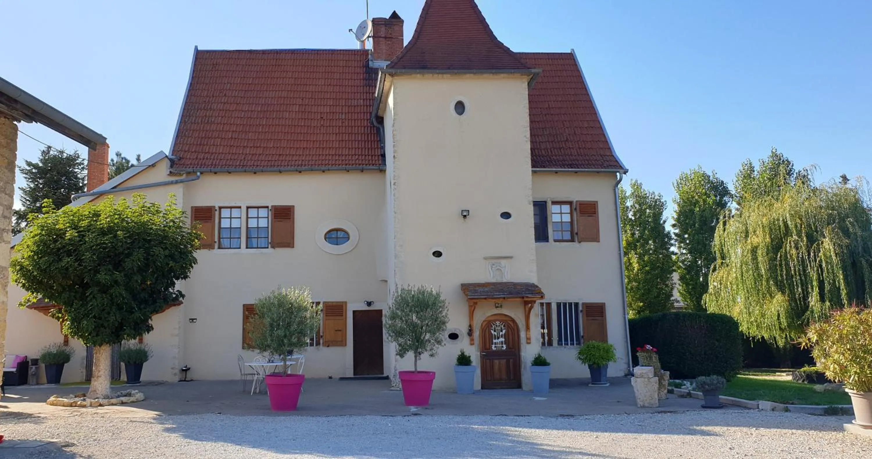 Property building in Chez Martine et Laurent
