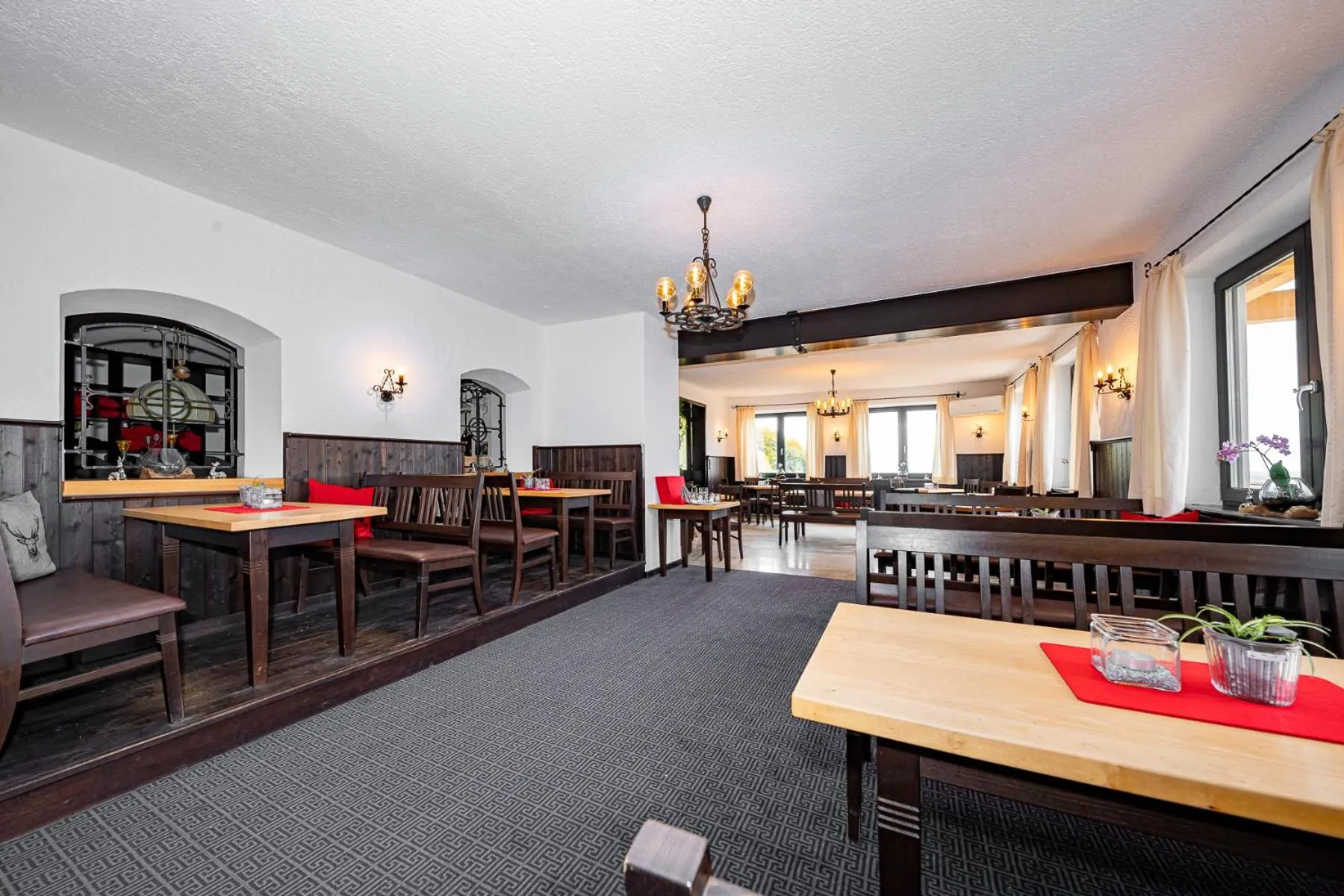 Restaurant/places to eat in Berghotel & Chalets Adersberg Chiemgau Card kostenfrei