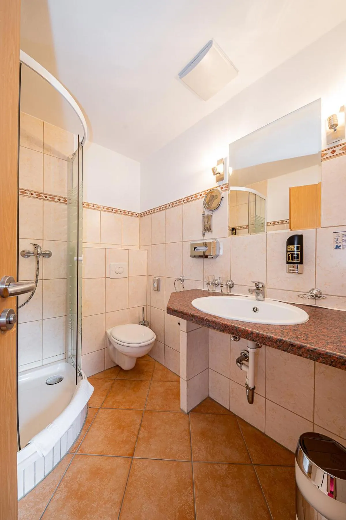 Bathroom in Berghotel & Chalets Adersberg Chiemgau Card kostenfrei