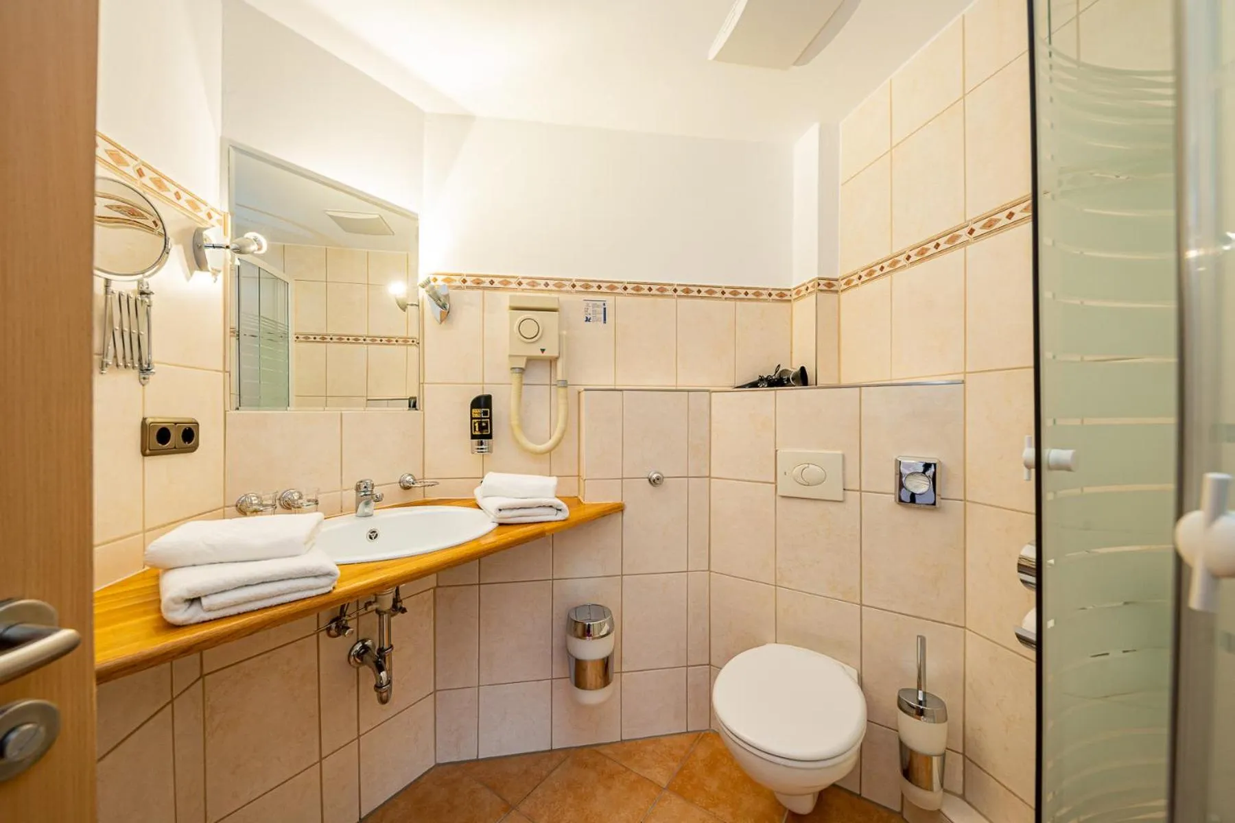 Bathroom in Berghotel & Chalets Adersberg Chiemgau Card kostenfrei