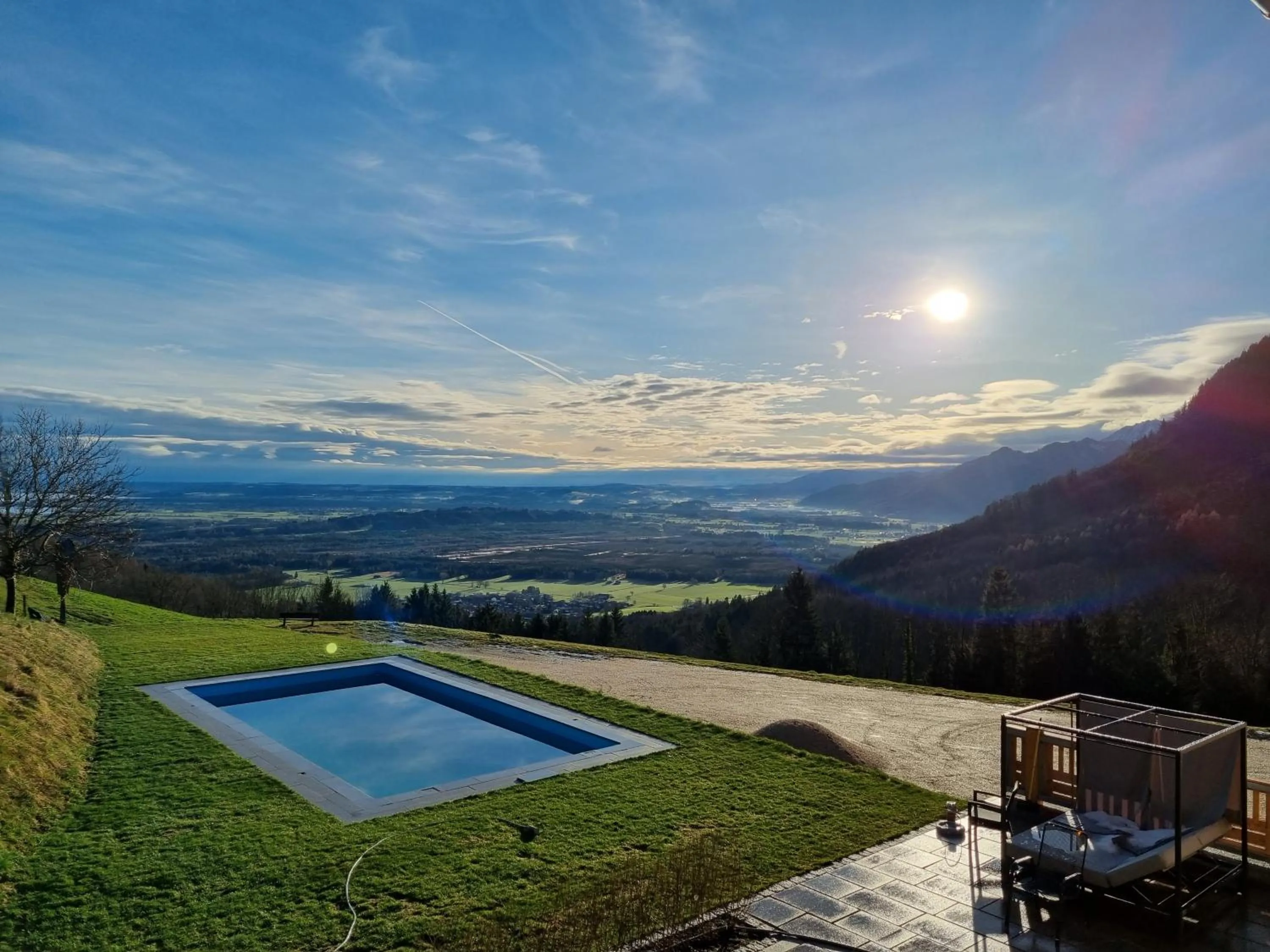 Swimming pool in Berghotel & Chalets Adersberg Chiemgau Card kostenfrei