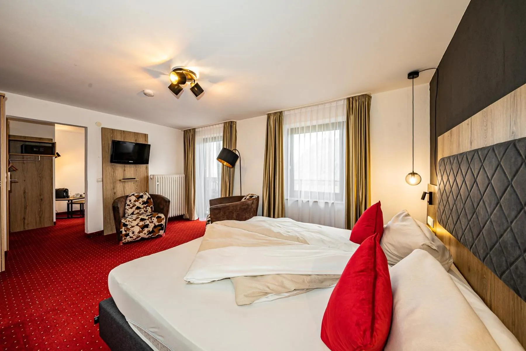 Bed in Berghotel & Chalets Adersberg Chiemgau Card kostenfrei