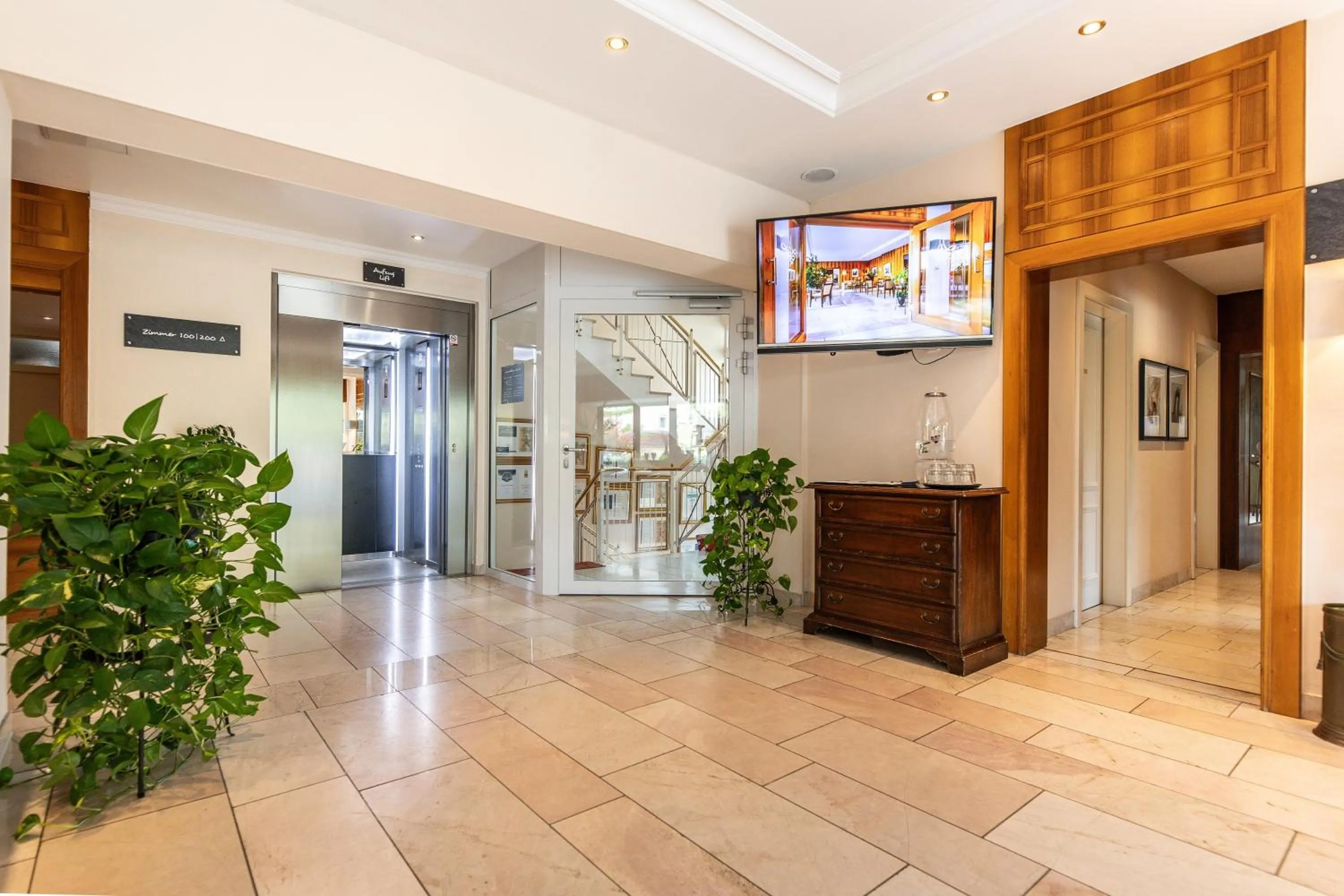 Lobby or reception in Wunsch Hotel Mürz - Natural Health & Spa Hotel