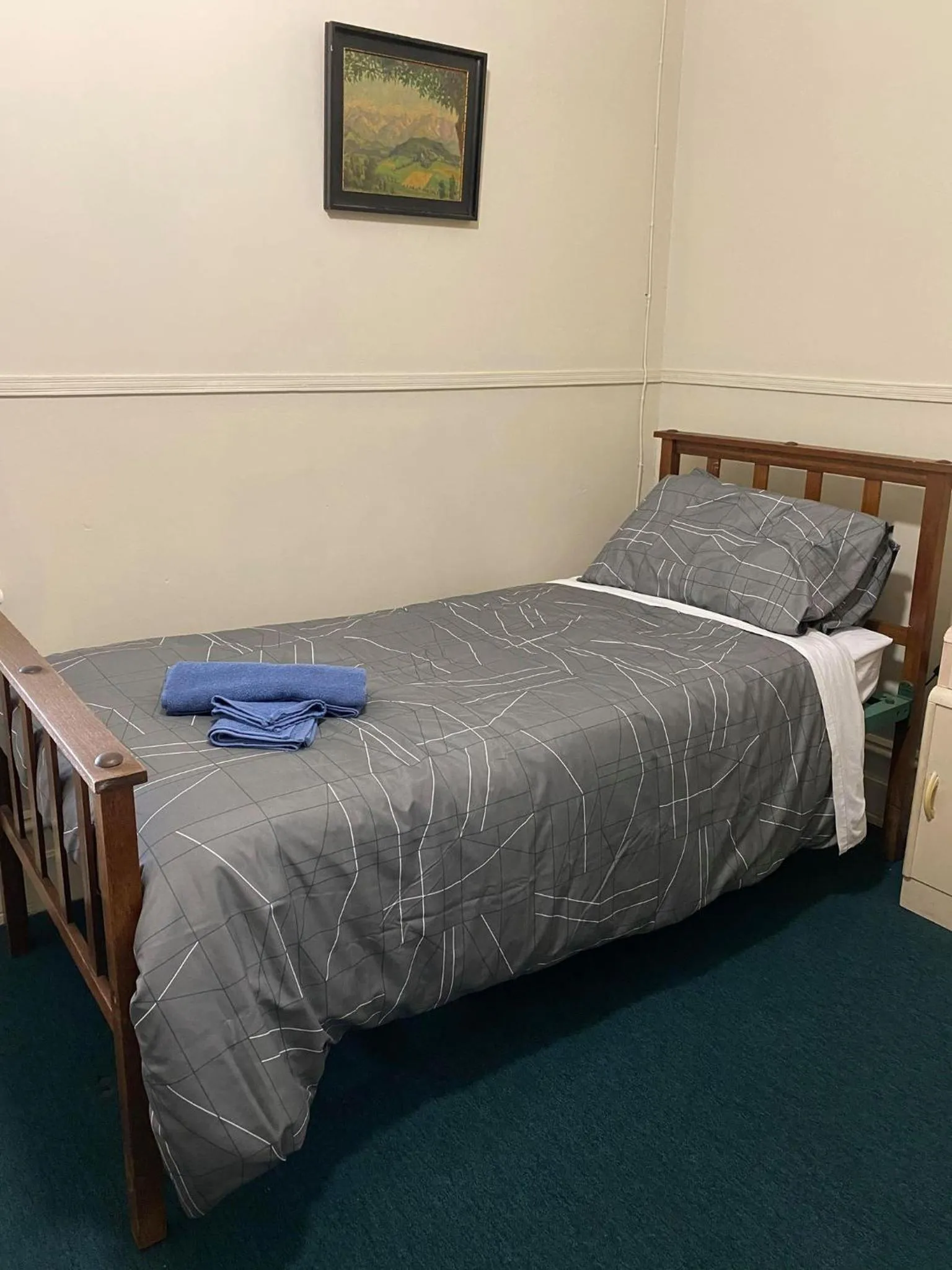 Bed in The Grand Hotel Millicent