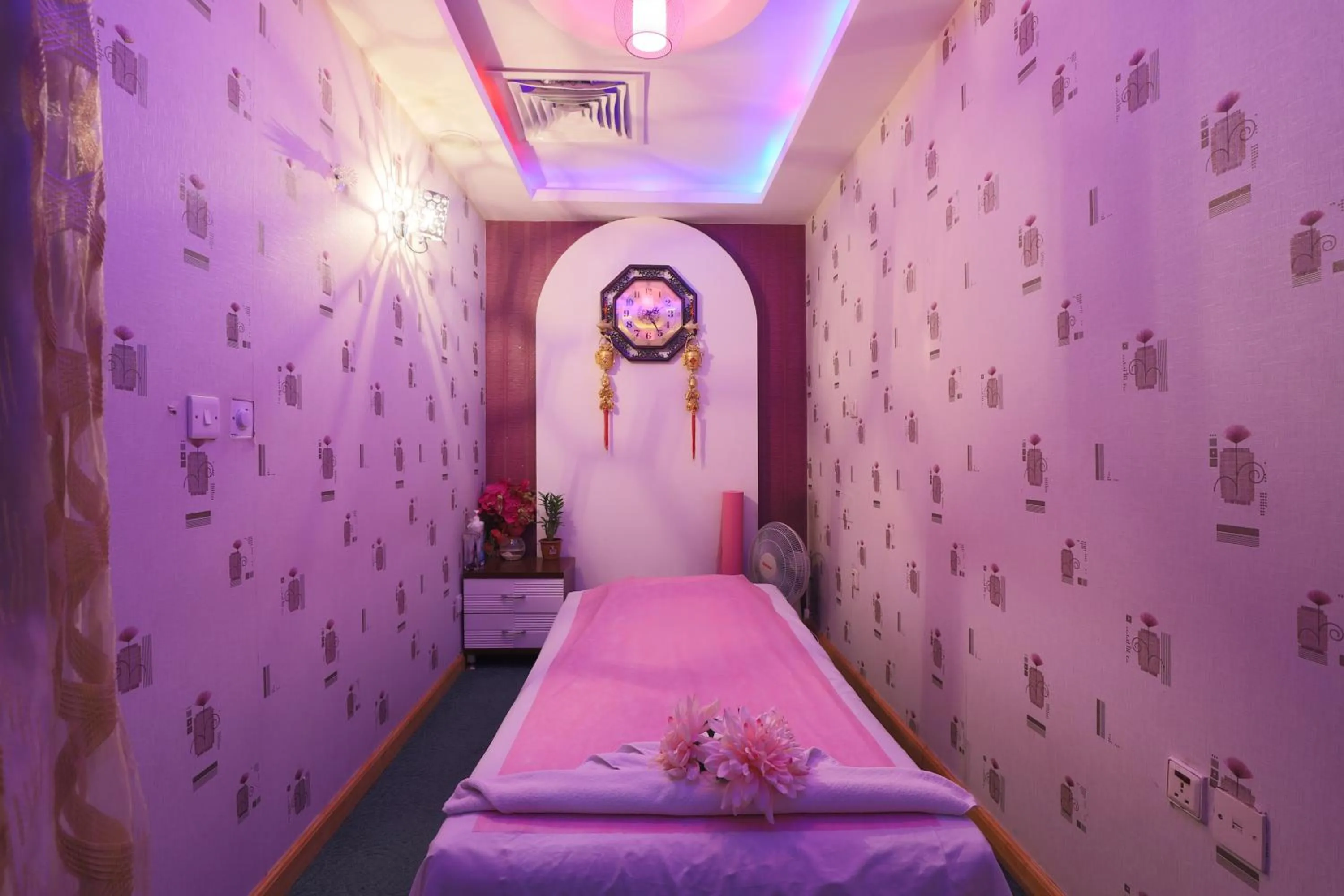 Spa and wellness centre/facilities, Bed in Eureka Hotel