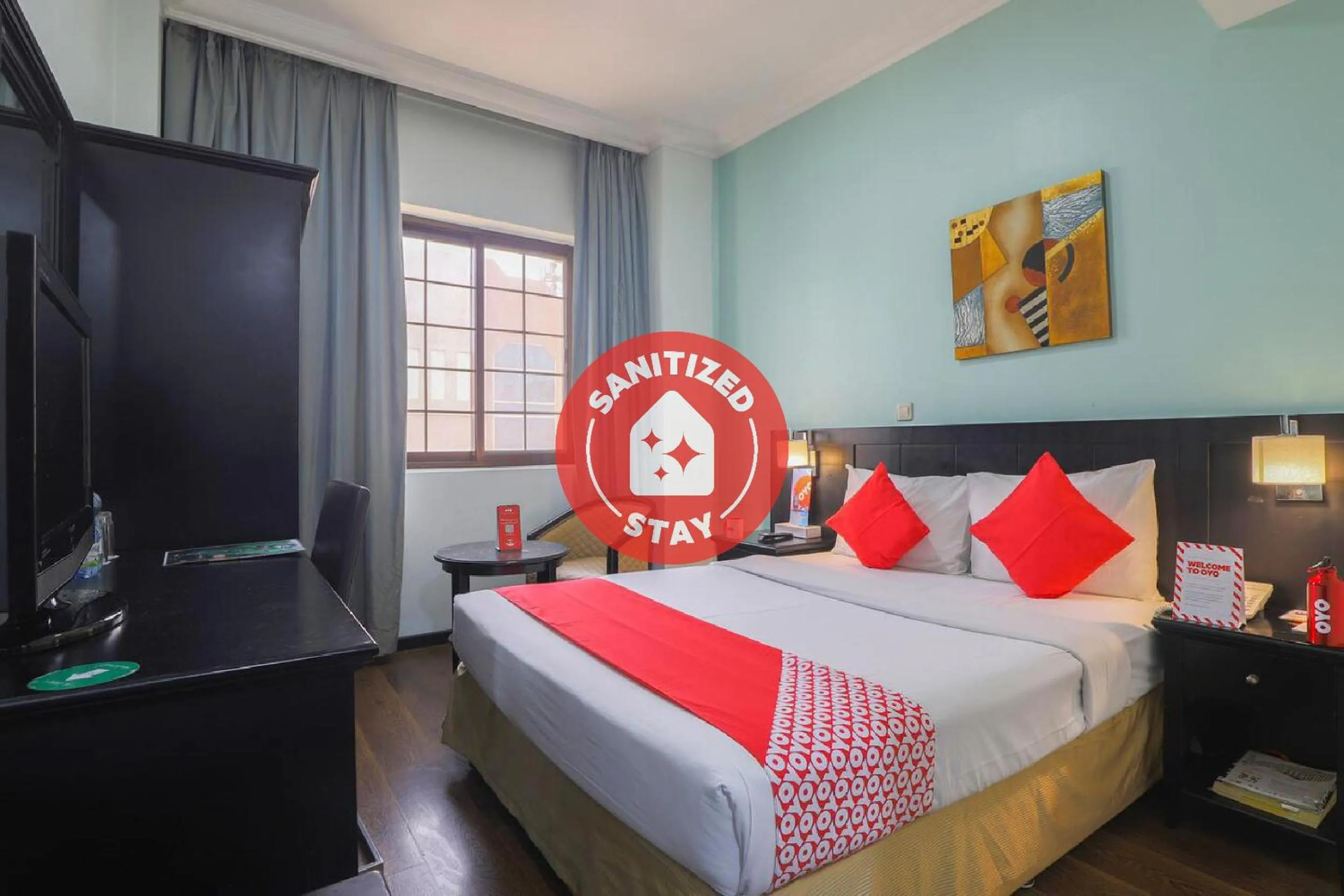 Logo/Certificate/Sign, Bed in Eureka Hotel