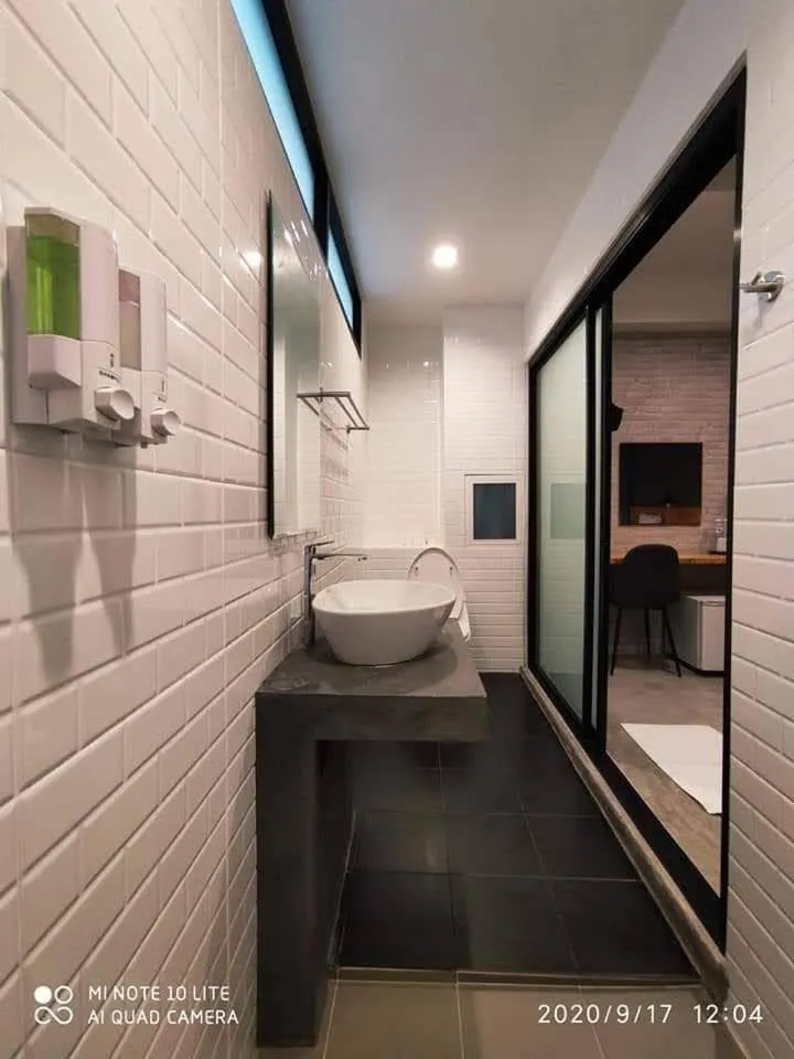 Bathroom, Bed in Modern Budget Hotel