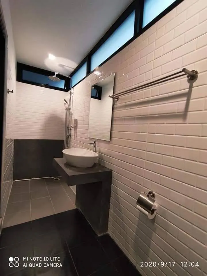 Bathroom in Modern Budget Hotel