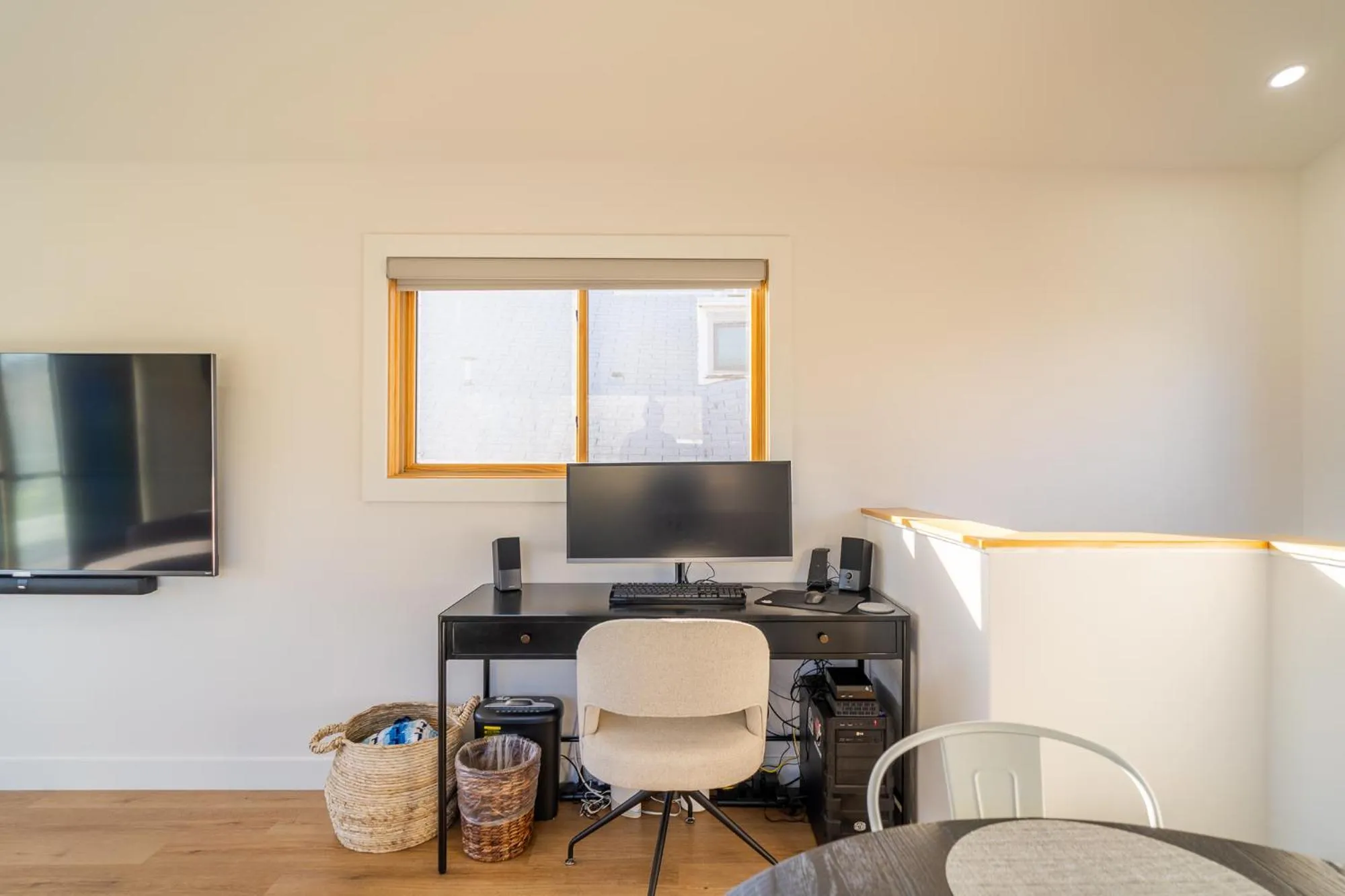 TV and multimedia in Fern House South Park Craftsman