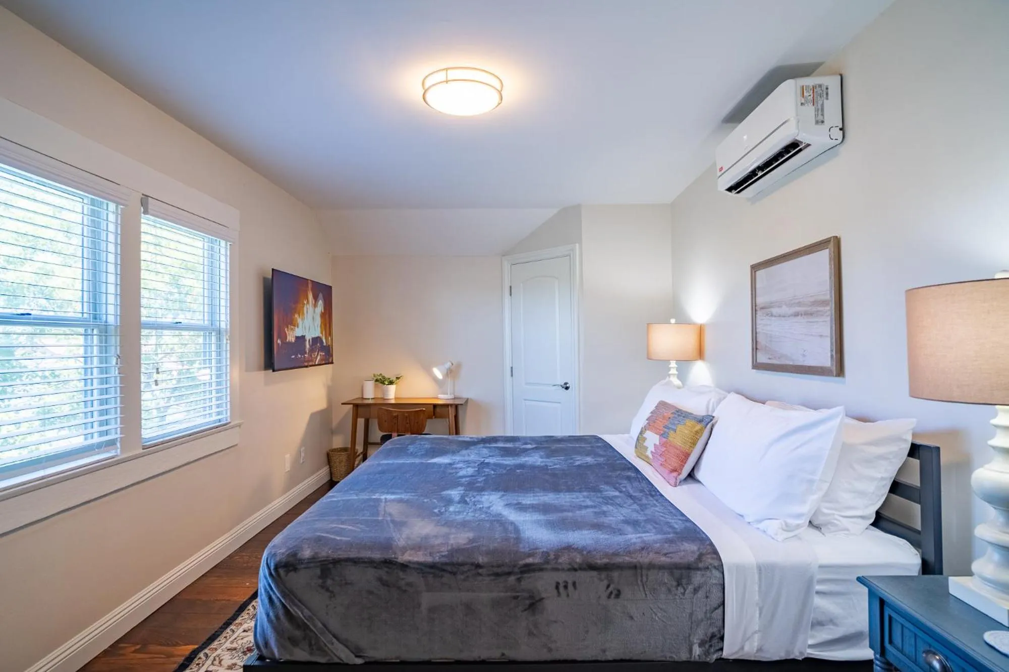 Bed in Fern House South Park Craftsman