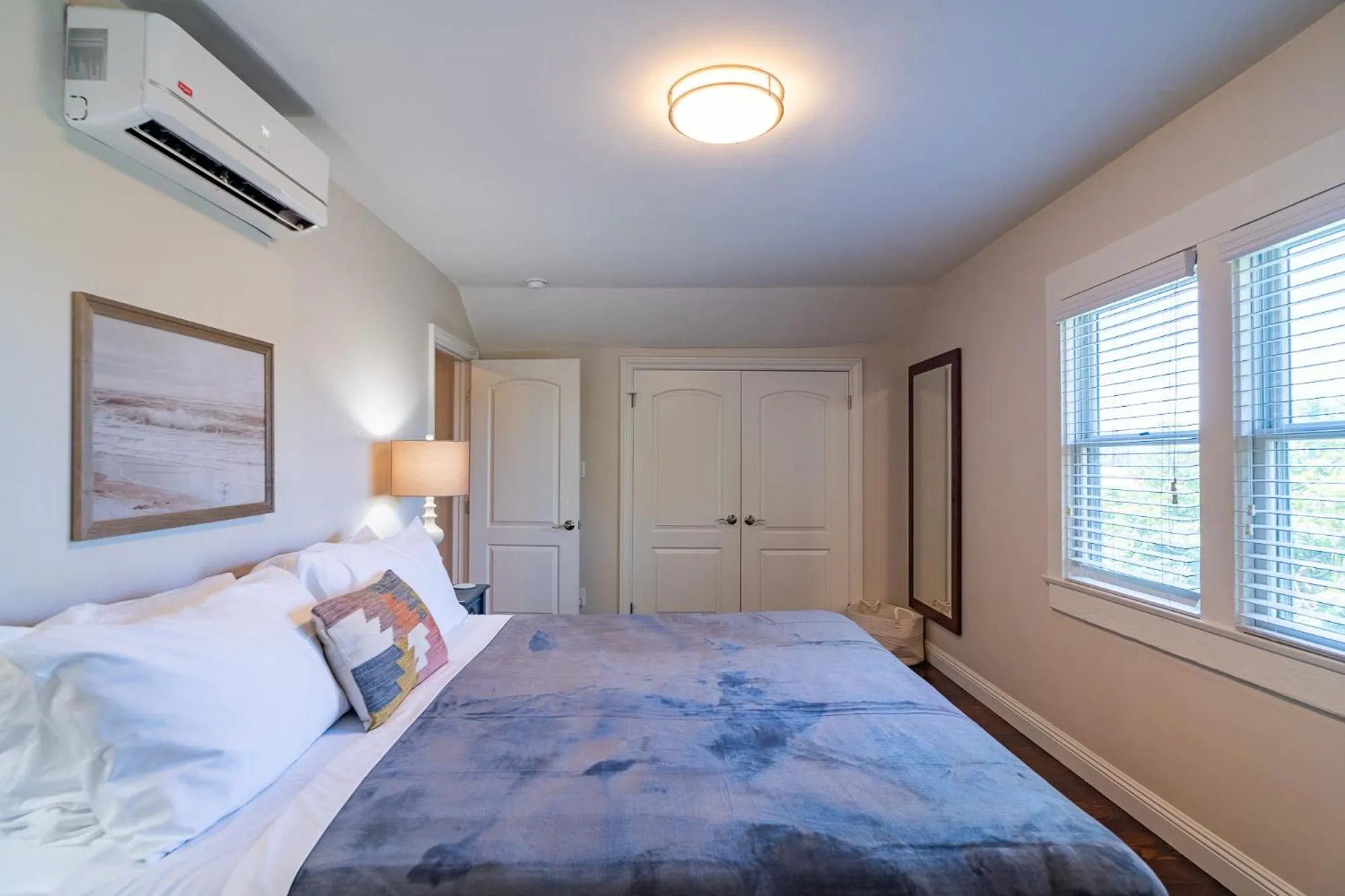 Bed in Fern House South Park Craftsman