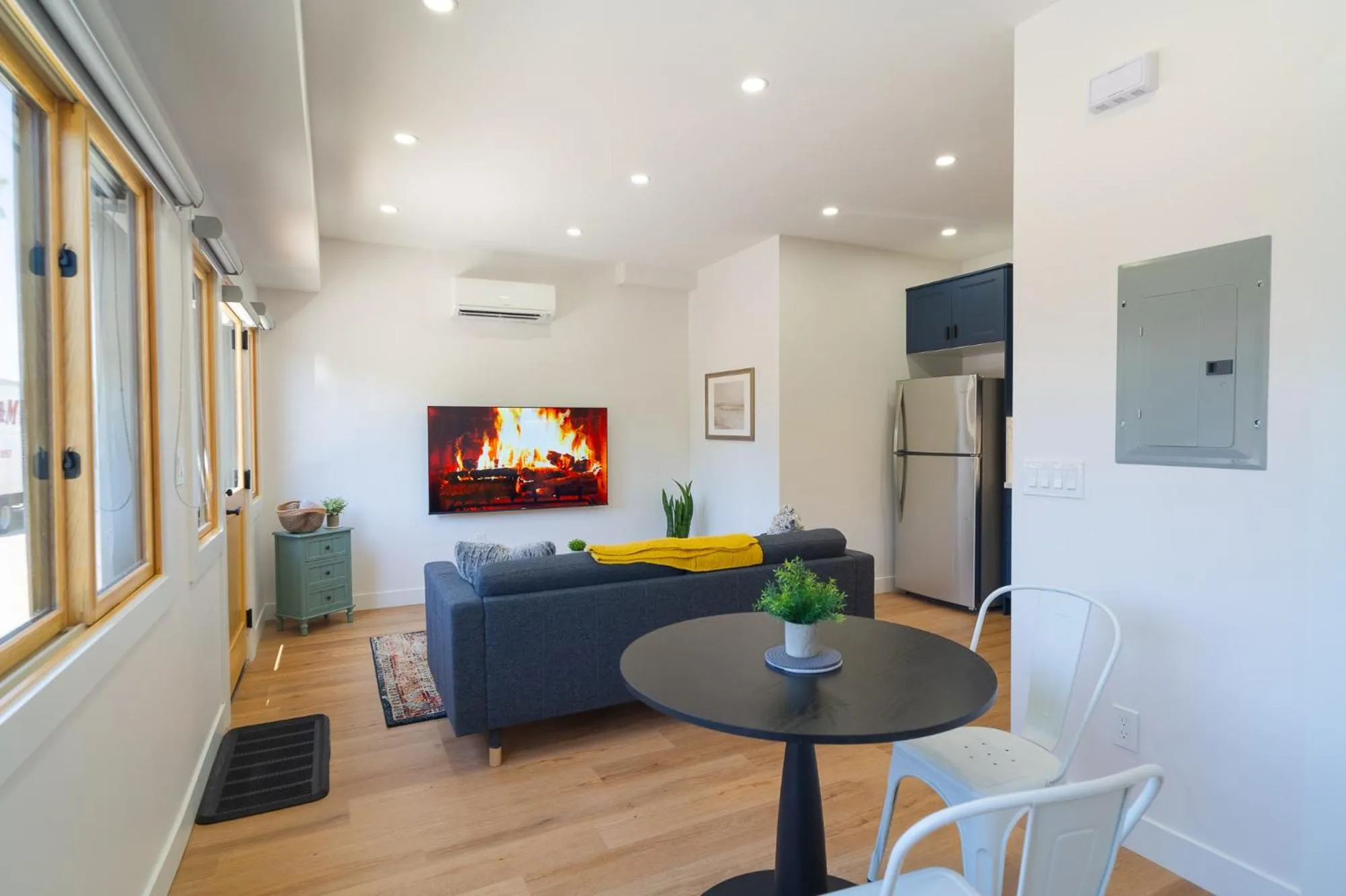 TV and multimedia in Fern House South Park Craftsman