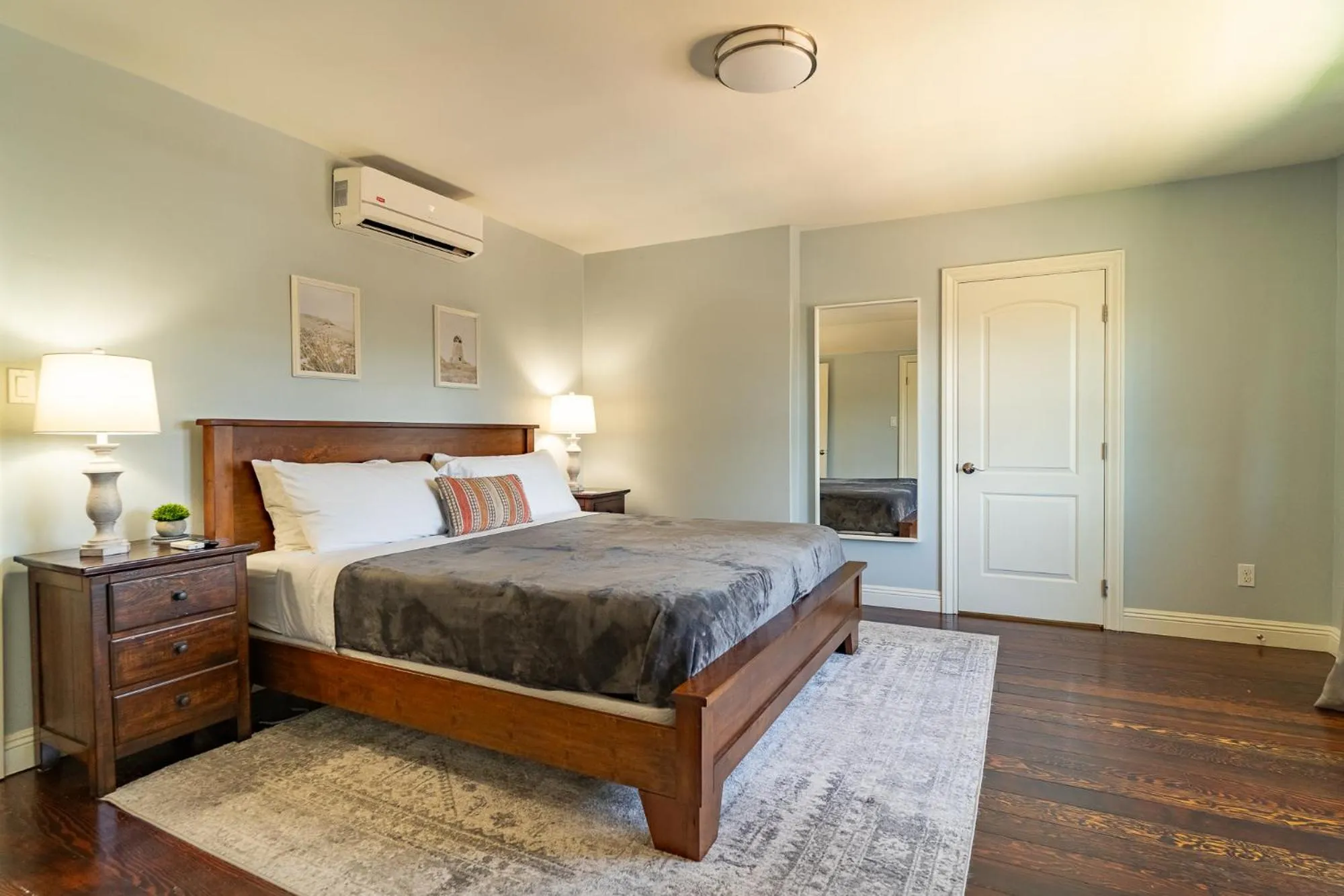 Bed in Fern House South Park Craftsman