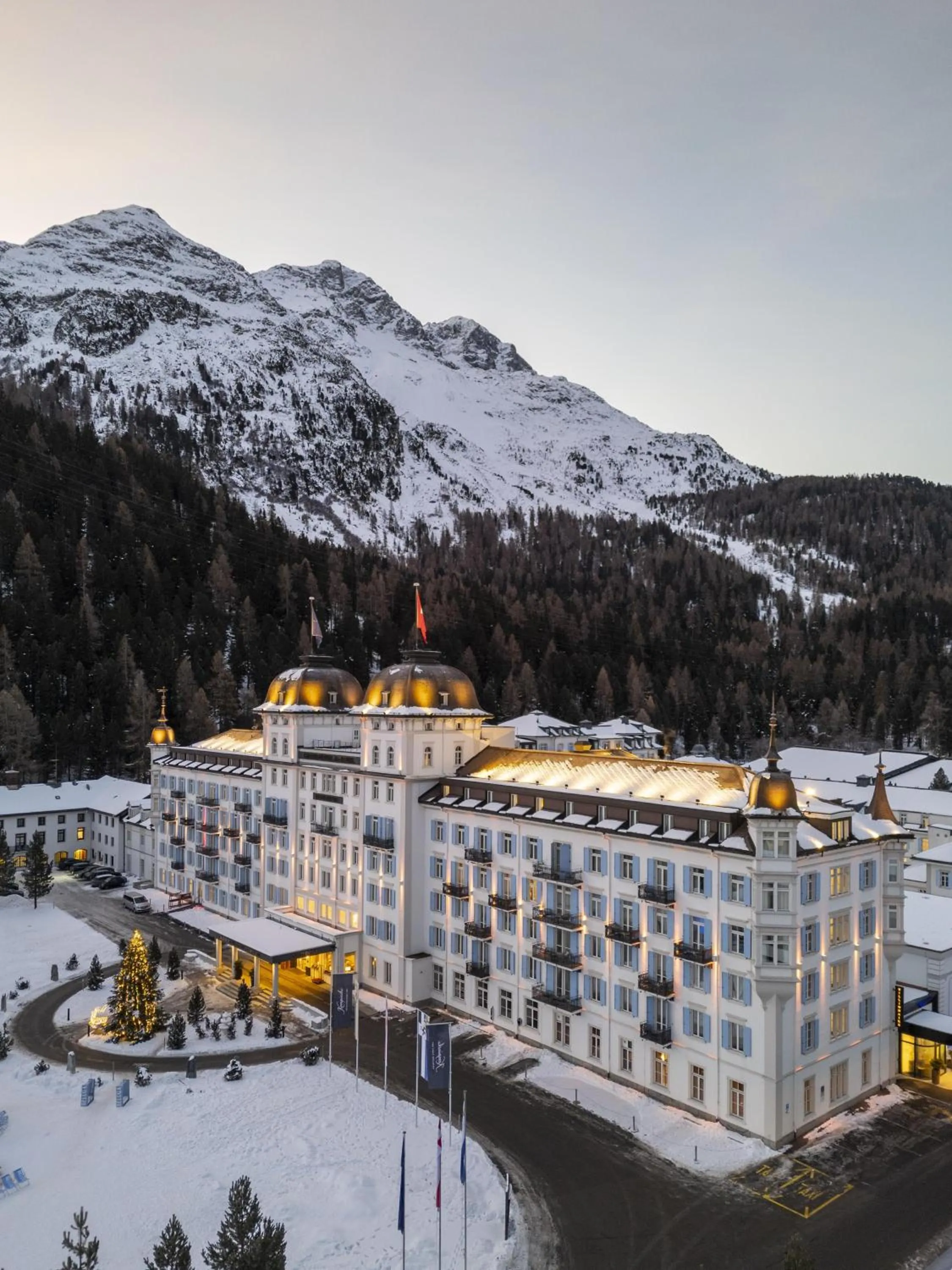 Inner courtyard view in Grand Hotel des Bains Kempinski