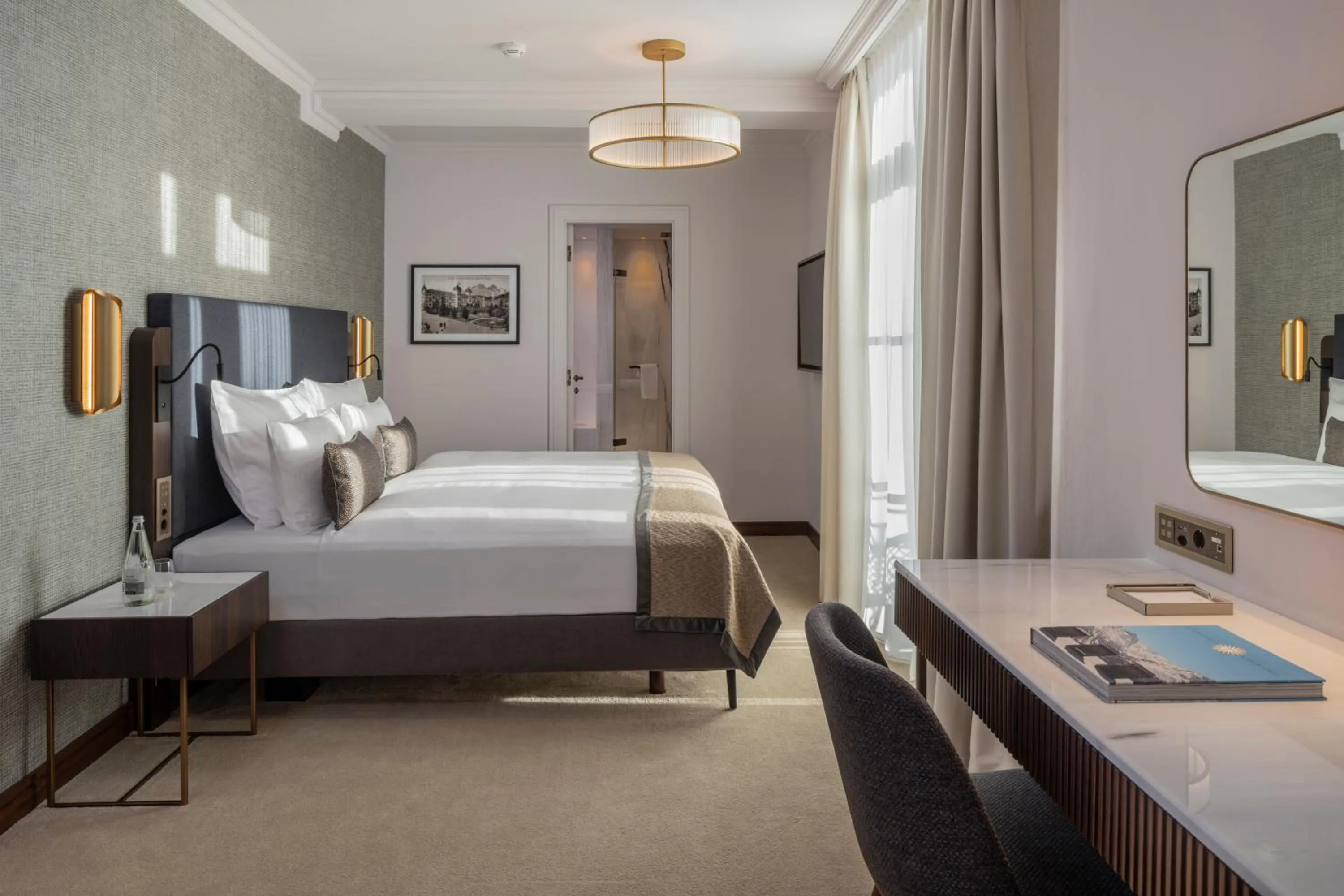 Living room, Bed in Grand Hotel des Bains Kempinski