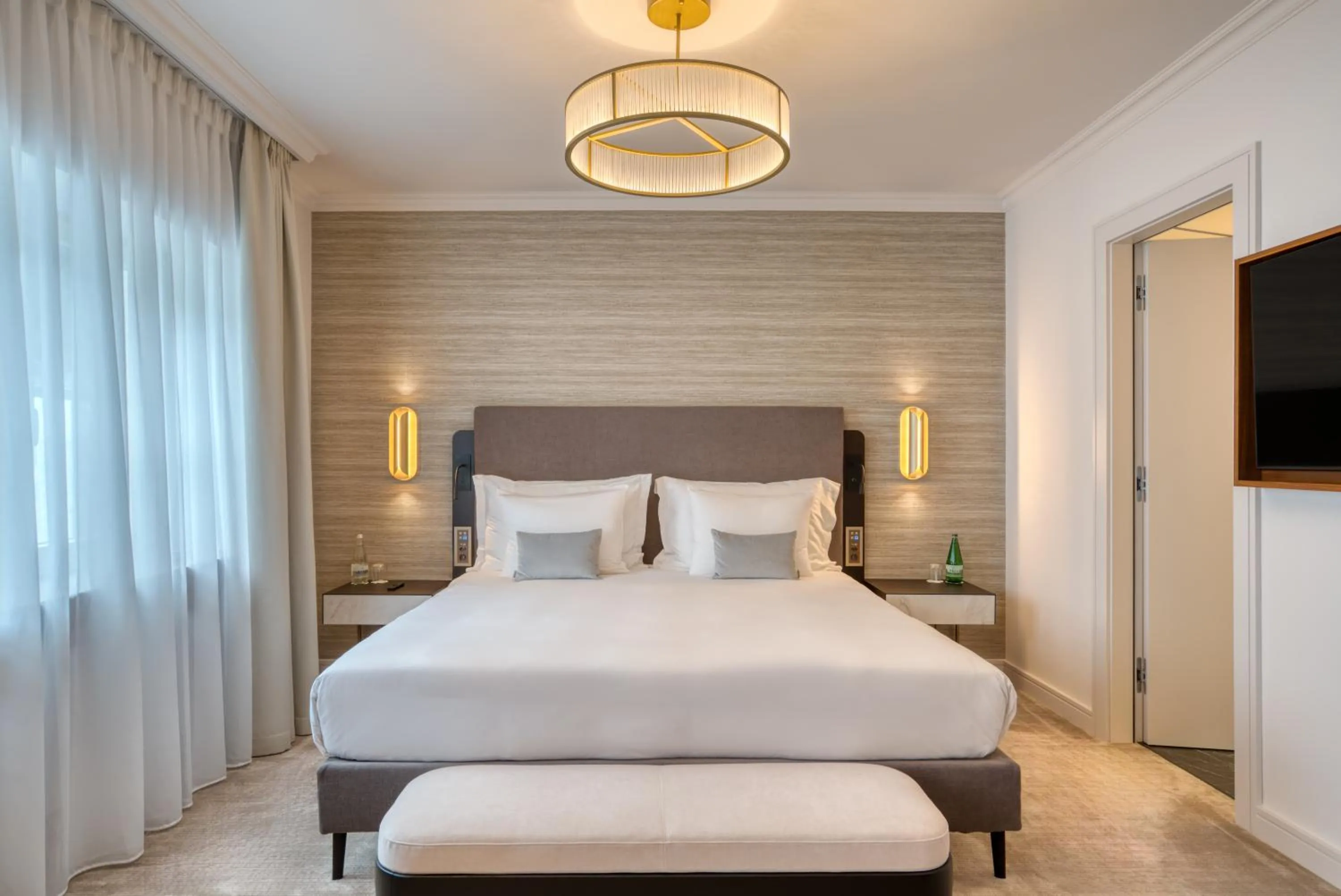 Bed in Grand Hotel des Bains Kempinski